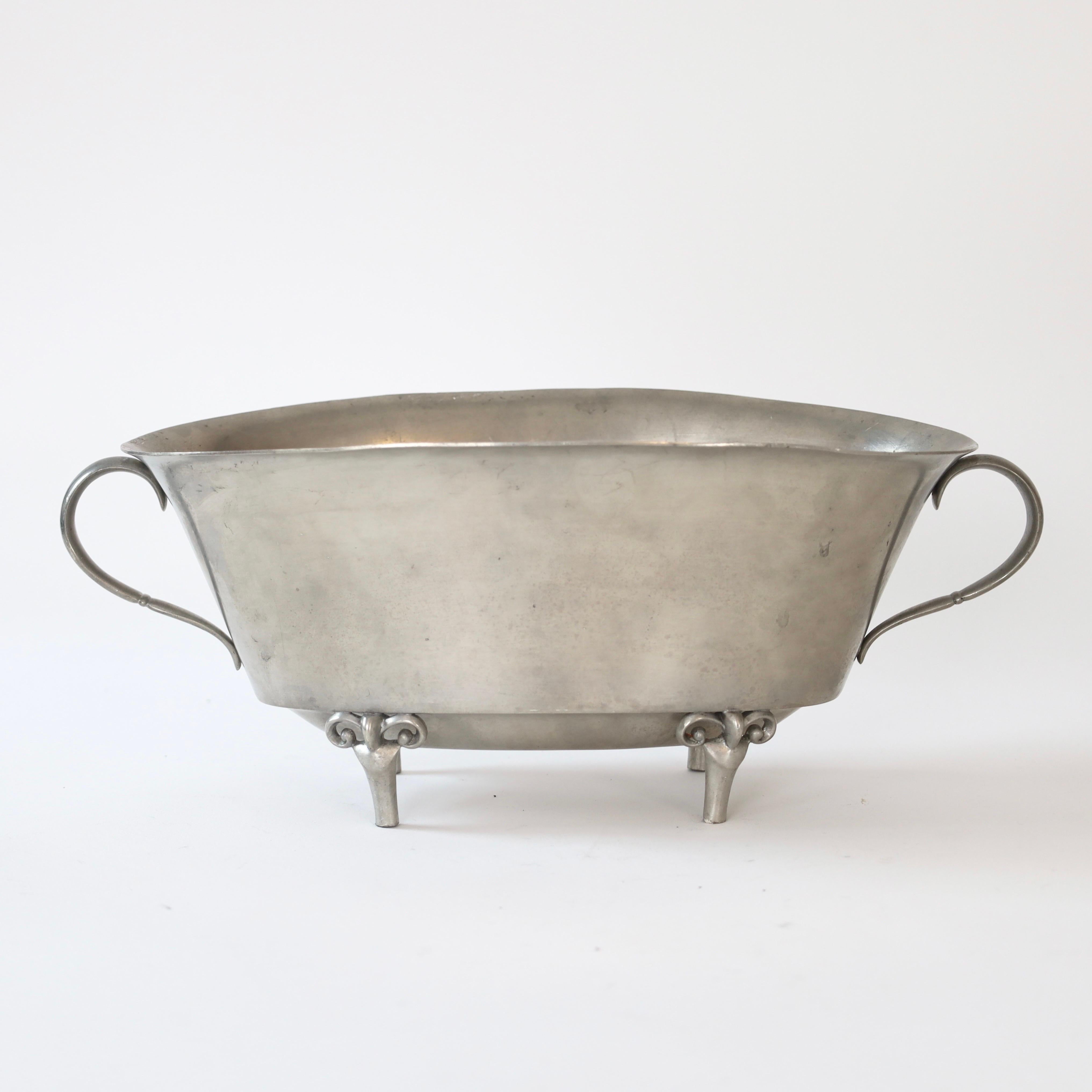 Début du 20ème siècle Jardinière en étain par Just Andersen, années 1920, Danemark en vente
