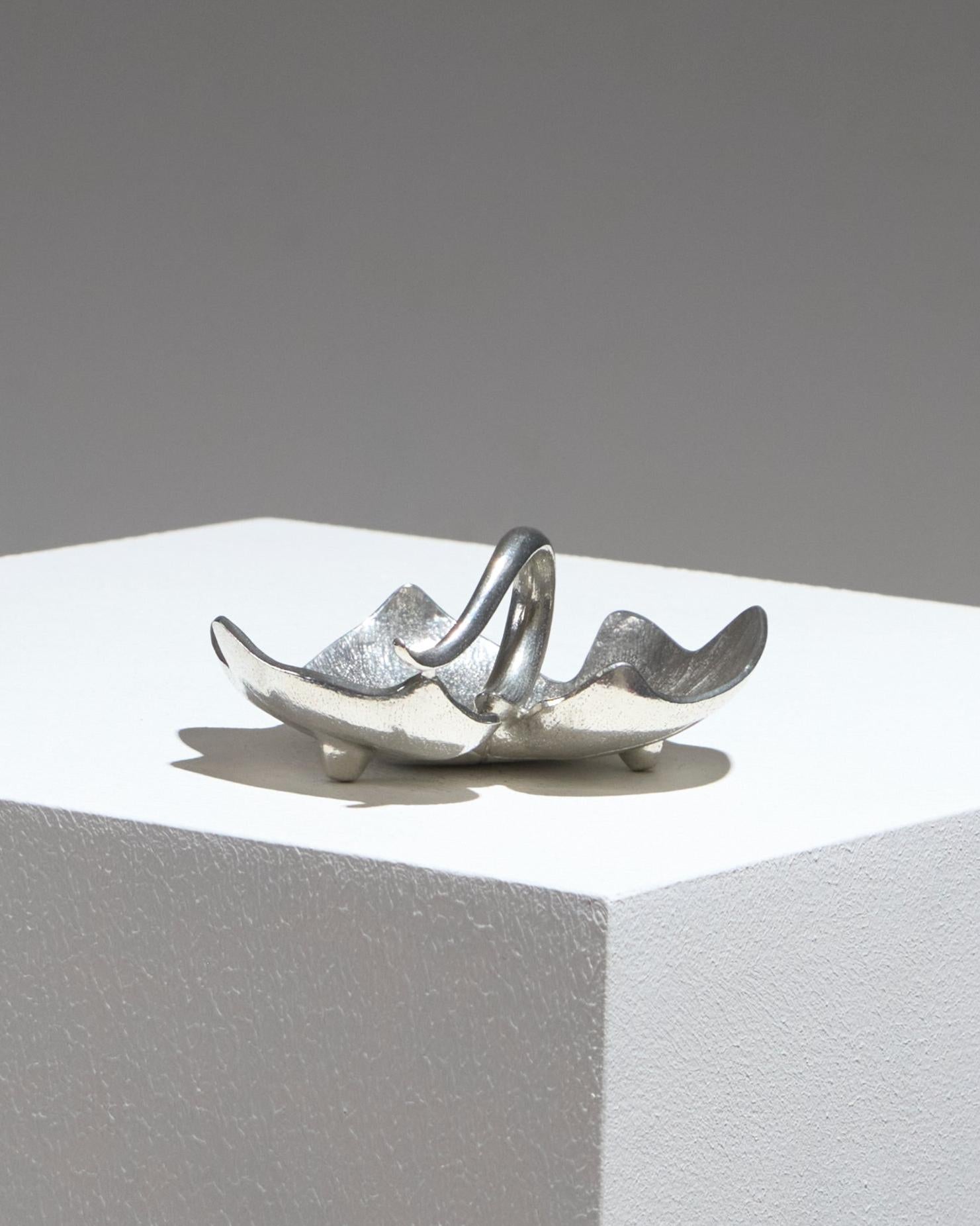 Pewter Leaf Catchall, 1960s In Good Condition For Sale In PARIS, FR