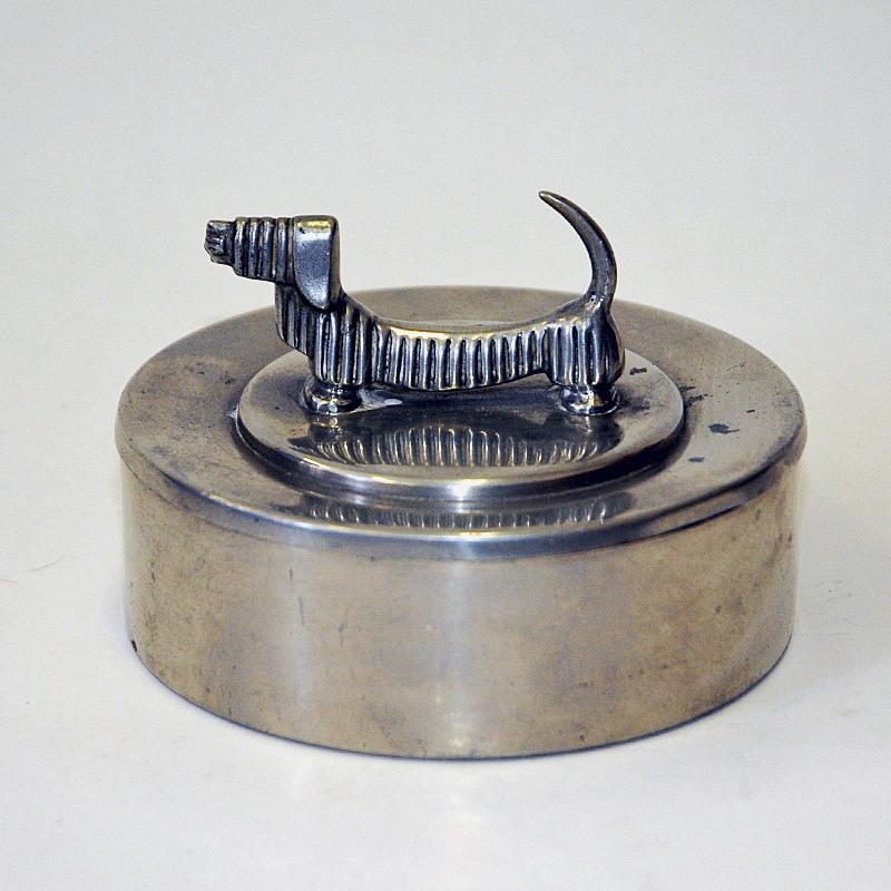 Pewter lid box with dog handle by Sylvia Stave for C.G. Hallberg 1938 Sweden. In Good Condition In Stockholm, SE