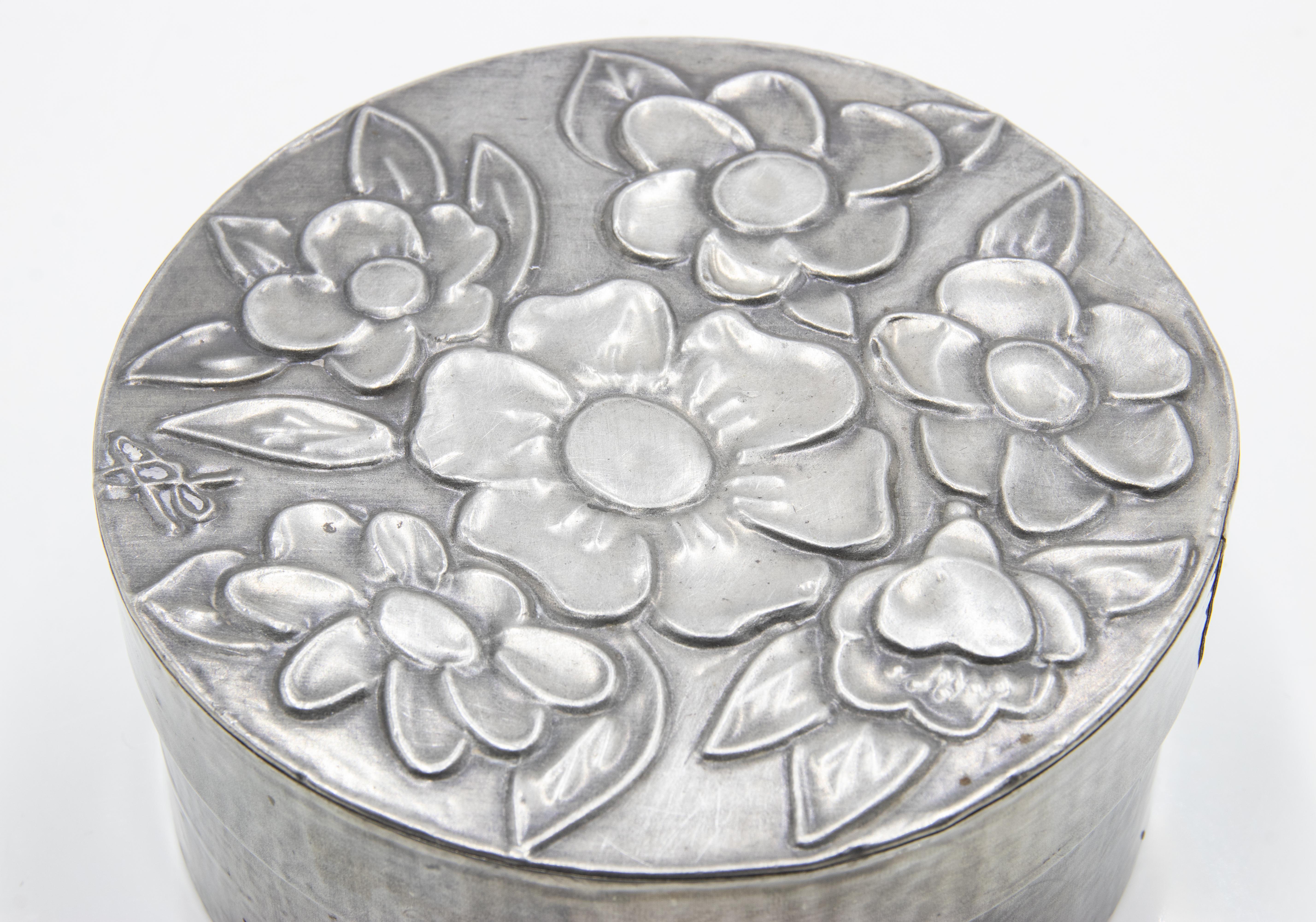 Italian Pewter Round Box, Italy, Early 20th Century For Sale