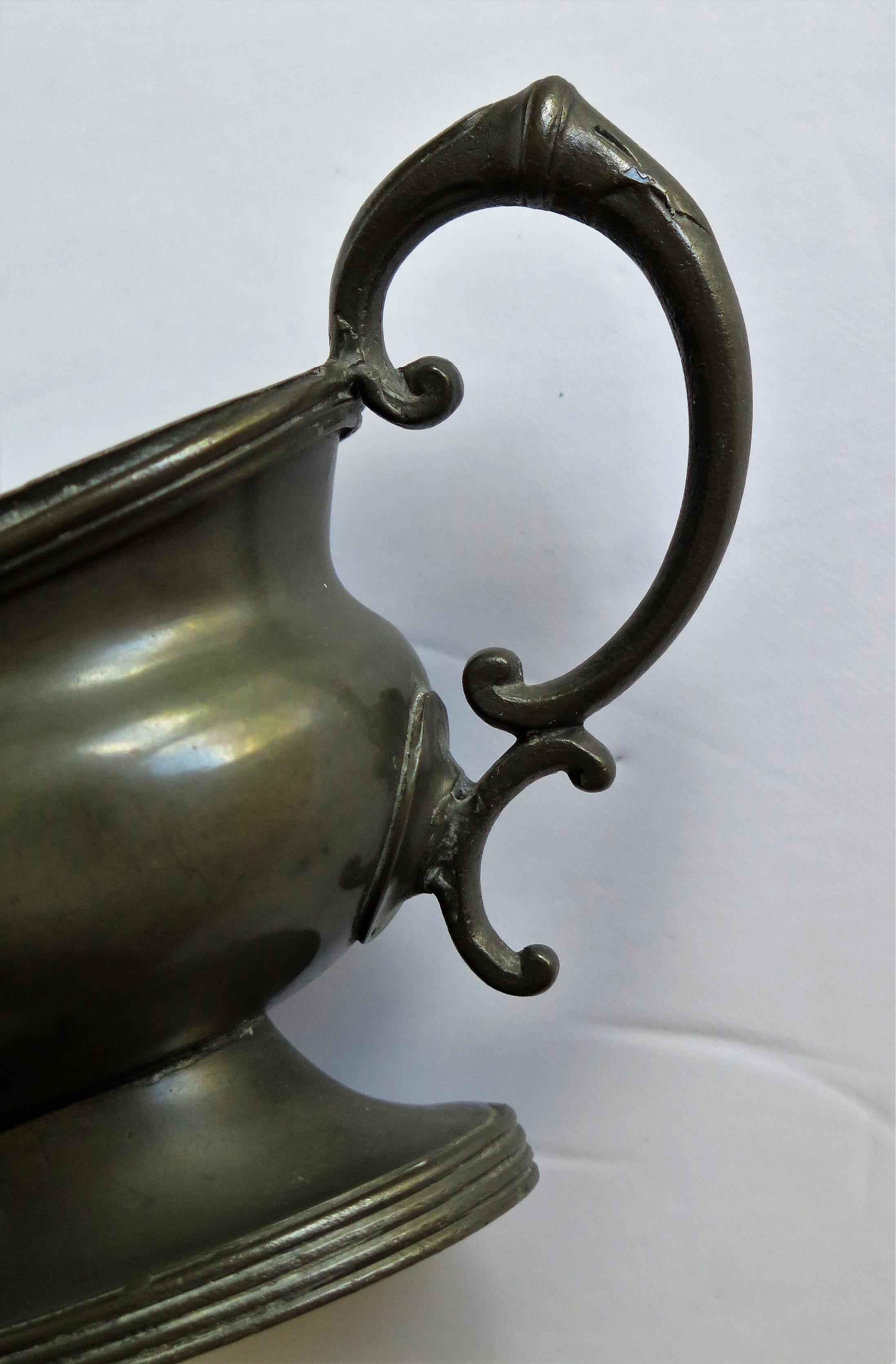 Pewter Sauce Boat by Walker & Hall of Sheffield Fully Stamped, Late 19th Century For Sale 2