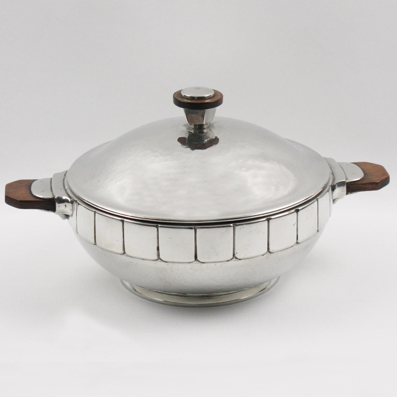 Centro de mesa con sopera cubierta de peltre de H.J. Ginebra, años 40 Art Decó en venta