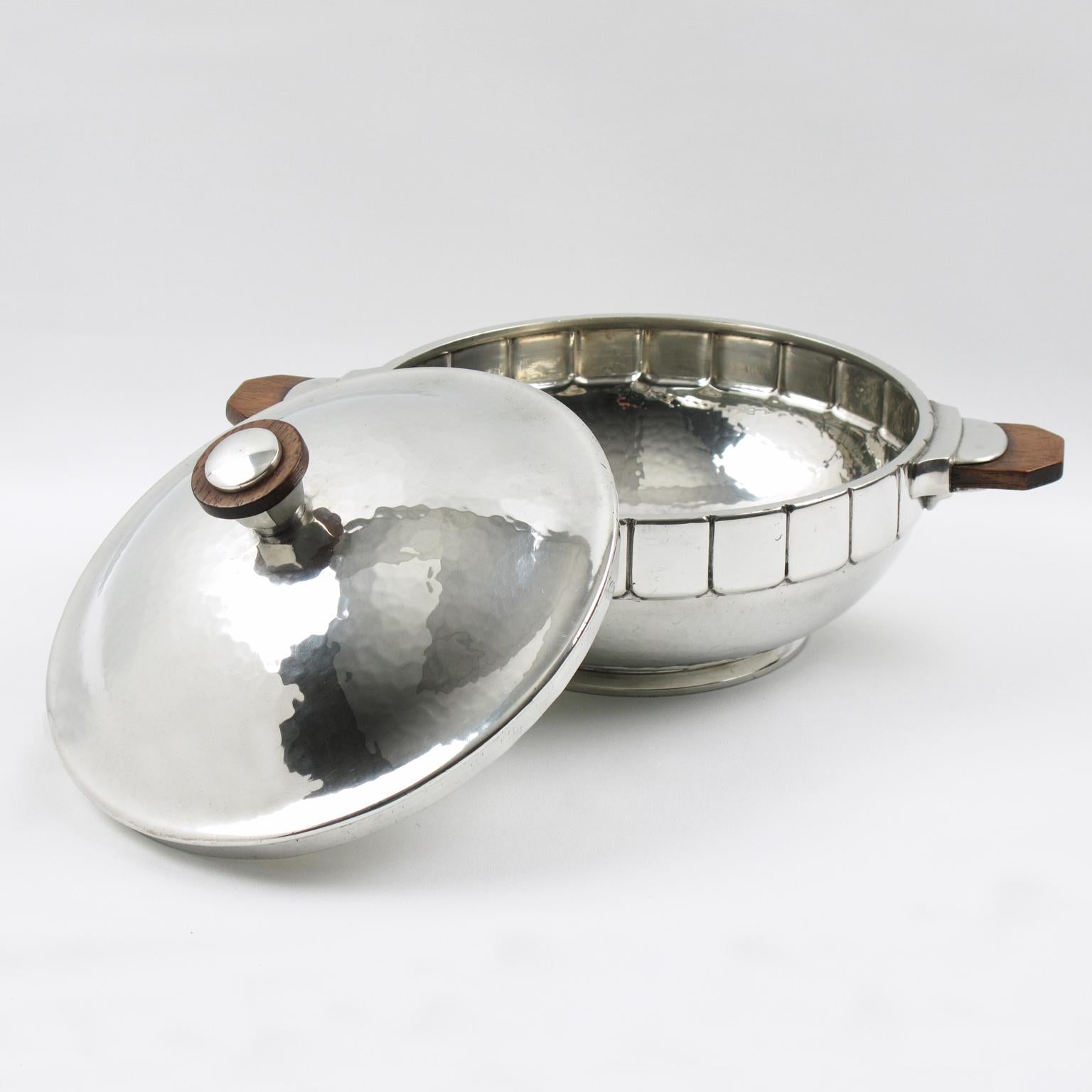 Suisse Pewter Tureen Covered Dish Centerpiece by H.J. Geneve, 1940s en vente