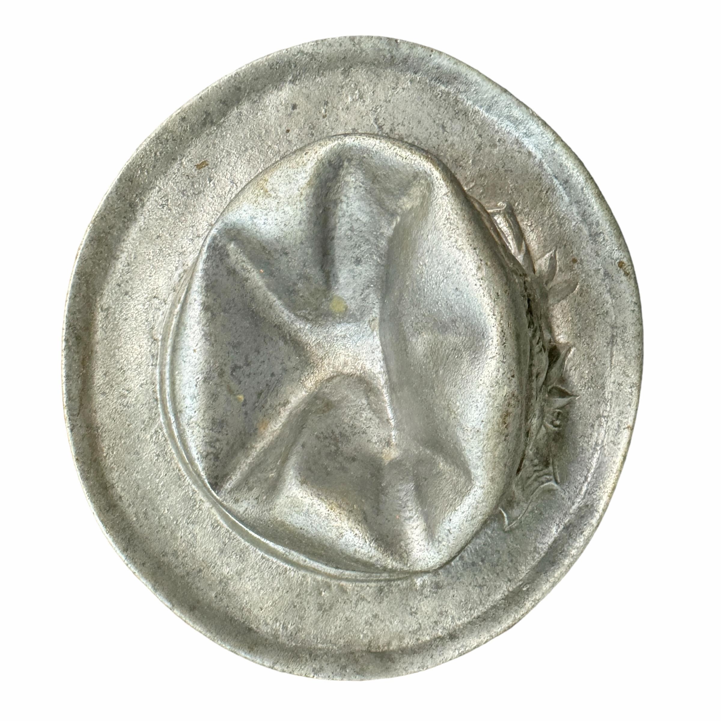 Portacappelli tirolese in peltro in vendita 4
