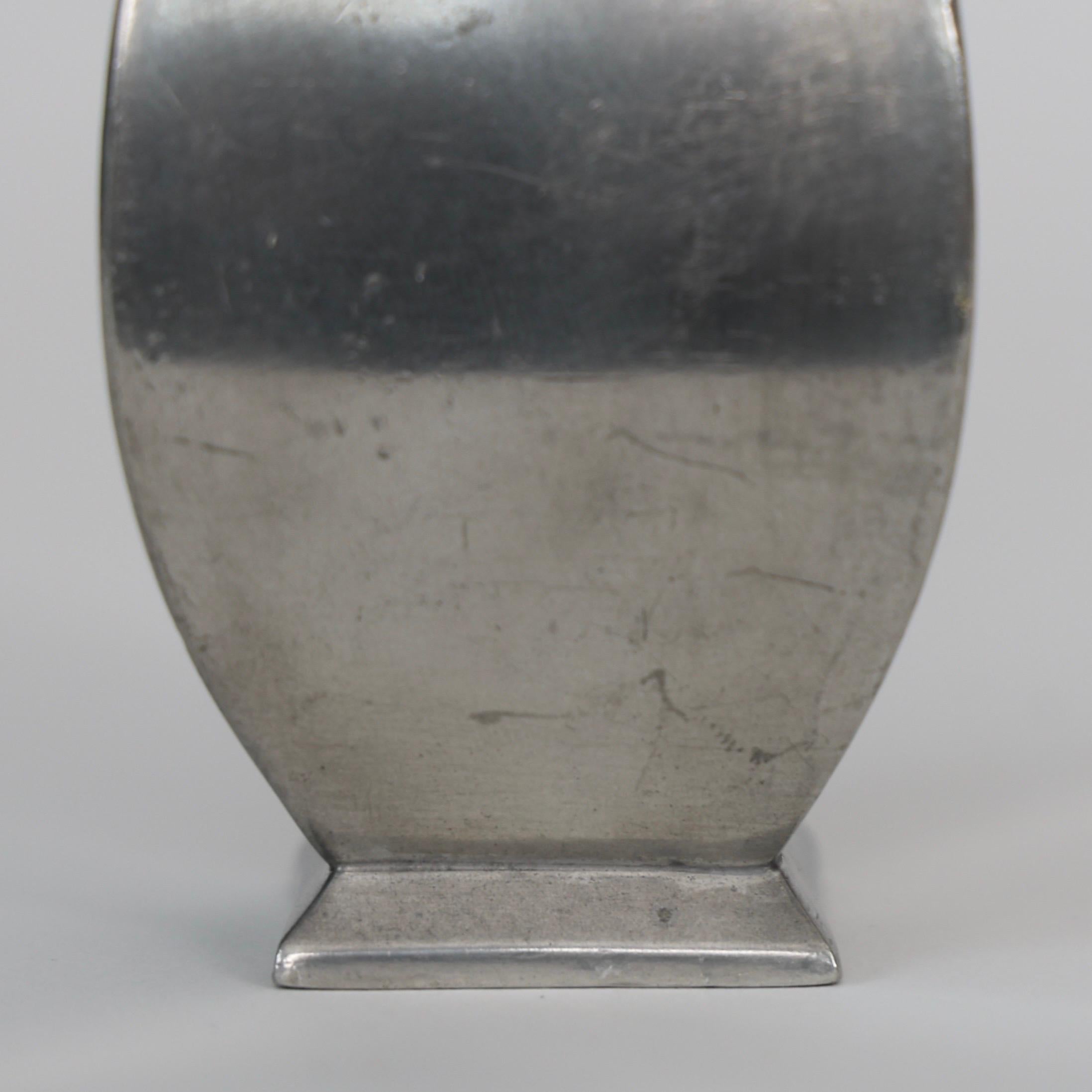 Vaso in peltro disegnato da Ellen Schlanbush per Just Andersen, anni '50, Danimarca in vendita 6