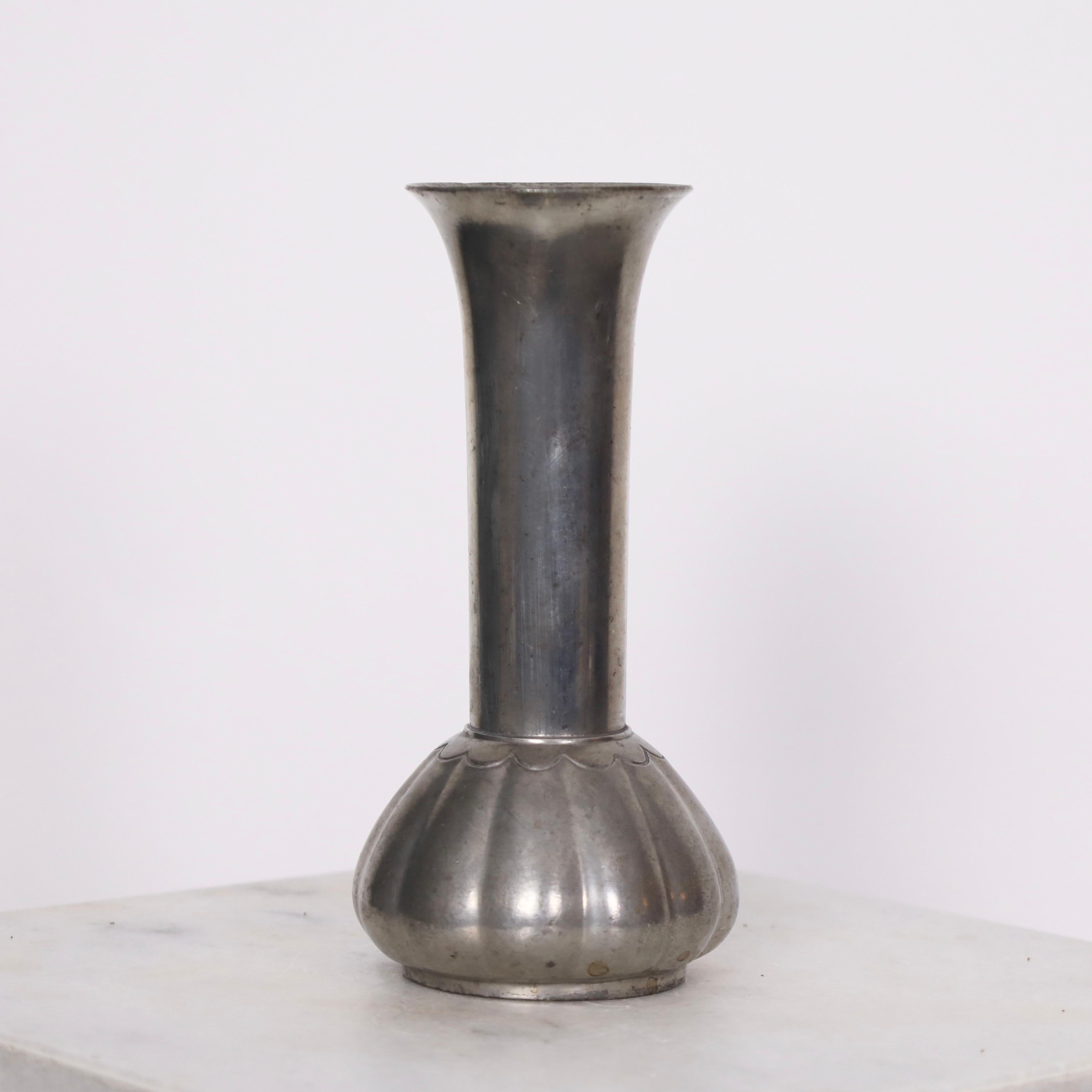 Vaso in peltro di Just Andersen, anni '1920, Danimarca In condizioni discrete in vendita a Værløse, DK