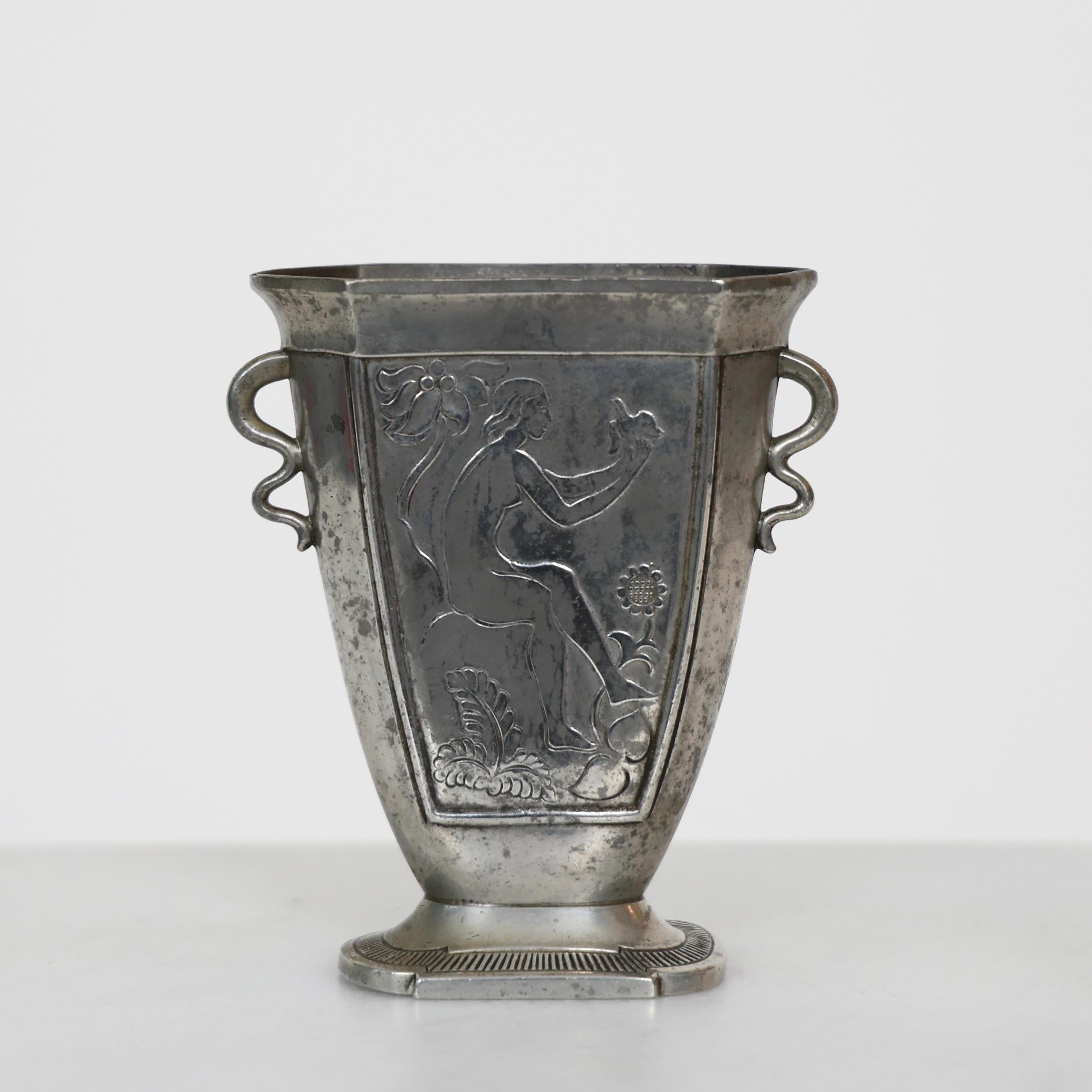 Pewter Vase by Just Andersen, 1920s, Denmark (Frühes 20. Jahrhundert) im Angebot