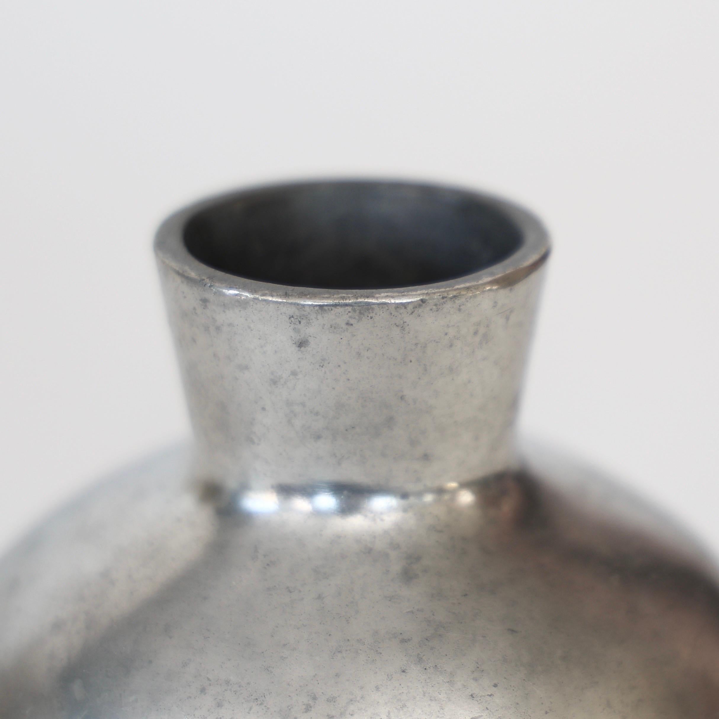 Vaso in peltro di Just Andersen, anni '1920, Danimarca in vendita 1