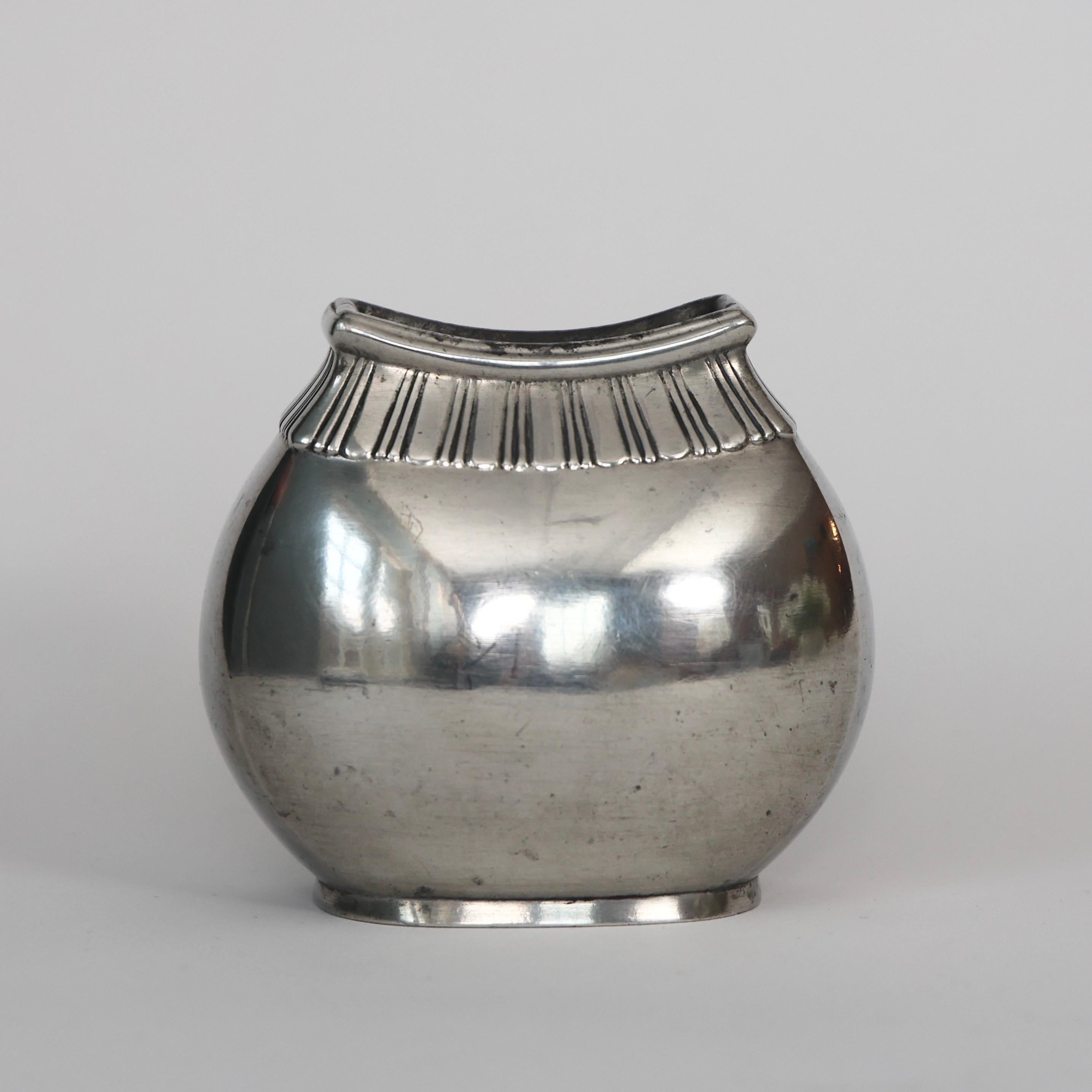 Metà XX secolo Vaso in peltro di Just Andersen, anni '30, Danimarca in vendita