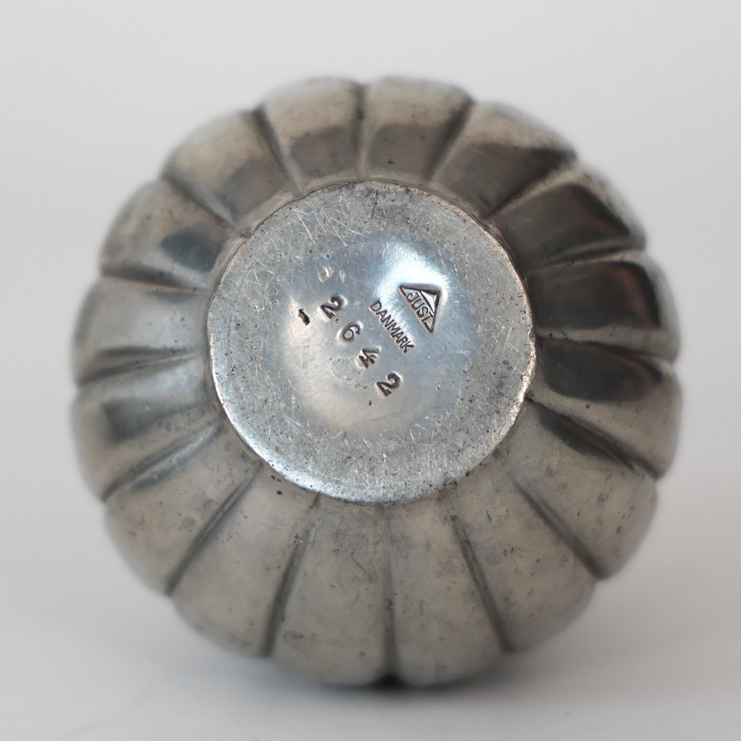 Vaso in peltro di Just Andersen, anni '1950, Danimarca in vendita 6