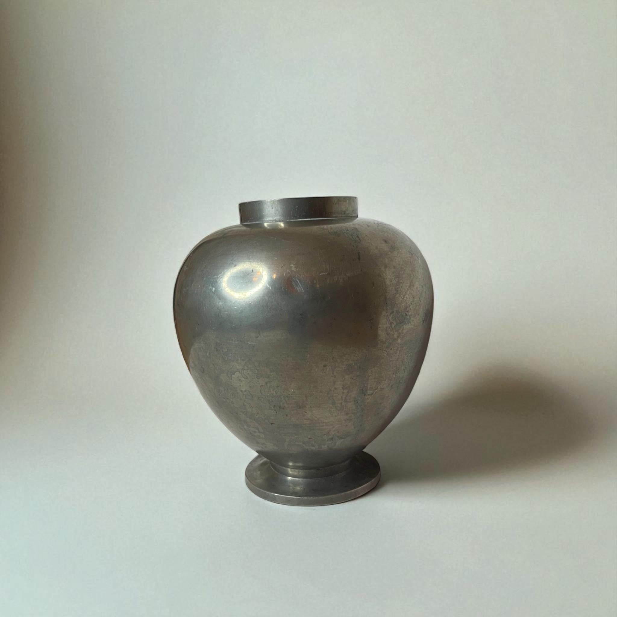 Art Deco Swedish Modern Pewter Vase by Nils Fougstedt for FAK, Svenskt Tenn, Sweden, 1933 For Sale