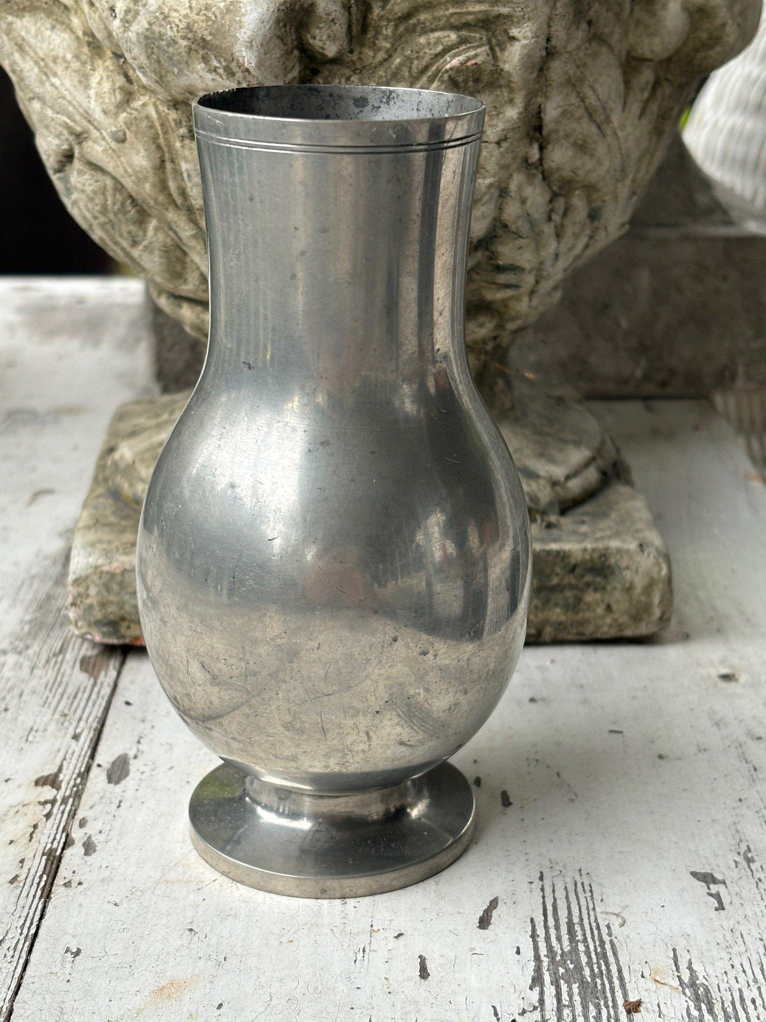 Swedish Pewter Vase, Produced by Fabrikaktiebolaget Kronsilver (FAK), Swedis Modern 1933 For Sale