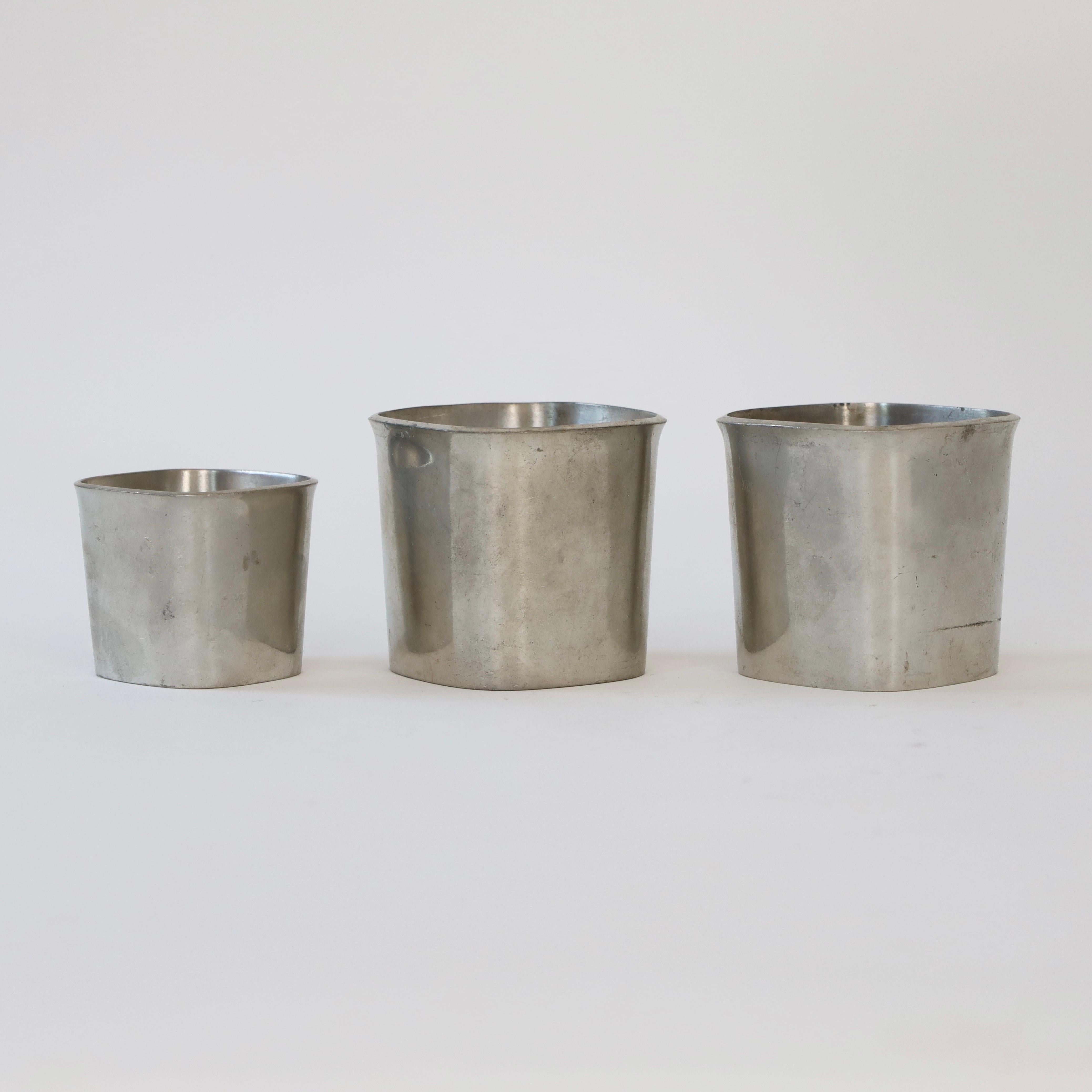 Metà XX secolo Trio di vasi in peltro di Just Andersen, anni '50, Danimarca in vendita