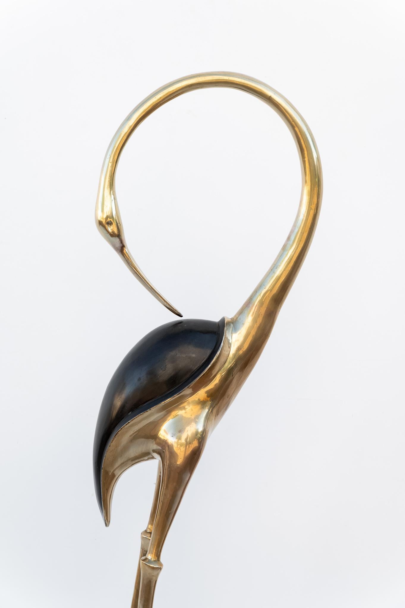 Mid-Century Modern PIÈCE UNIQUE : Sculpture élégante en laiton représentant un héron, années 1960 en vente