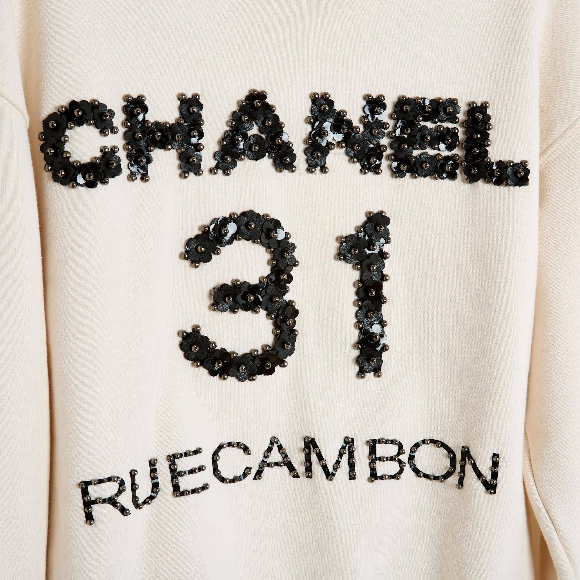 Top Chanel sweatshirt Pre Fall 2020 or Métiers d'Art collection 