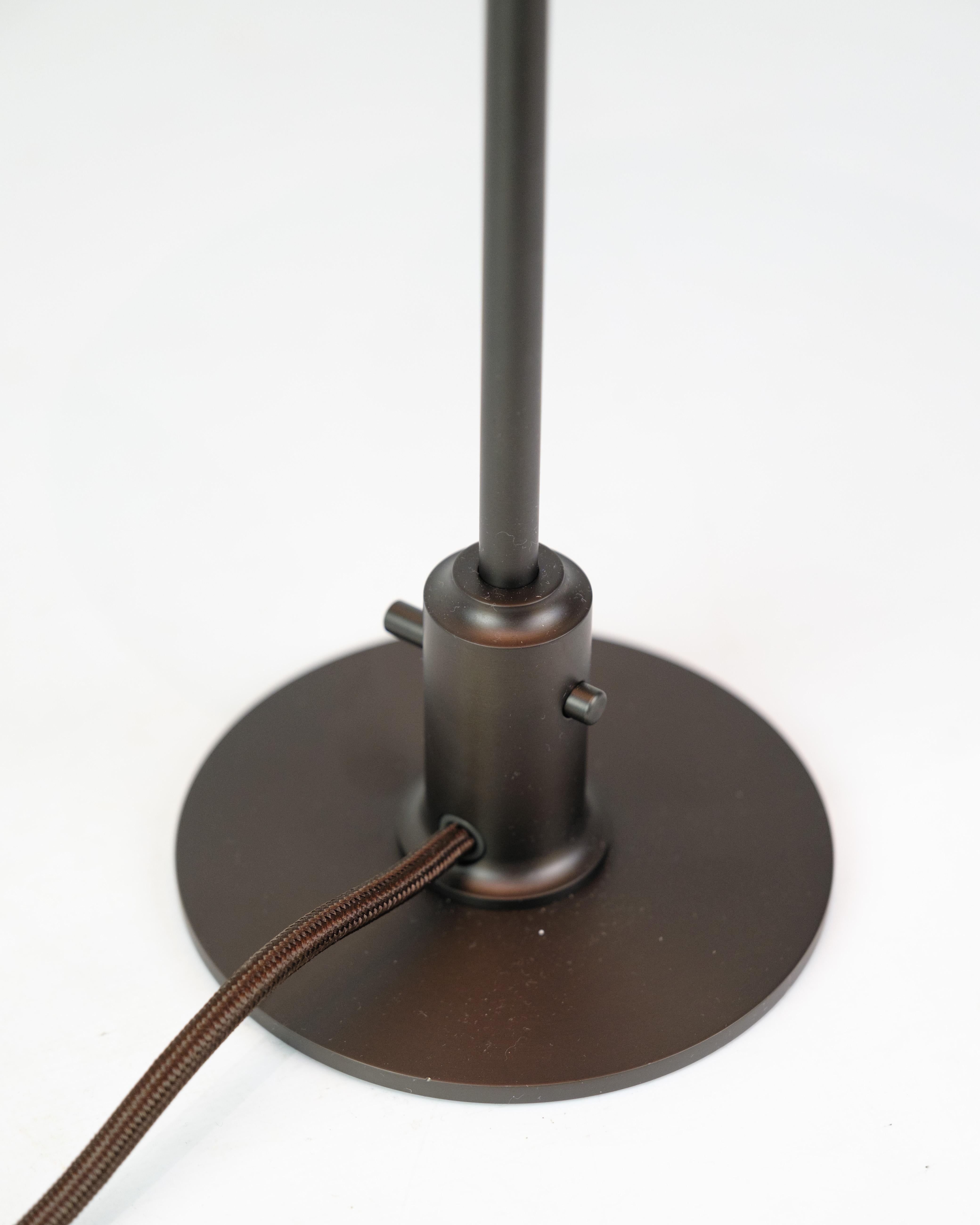 XXIe siècle et contemporain Lampe de bureau PH 2/1 édition limitée en terre cuite poussiéreuse fabriquée dans un cadre bruni en vente