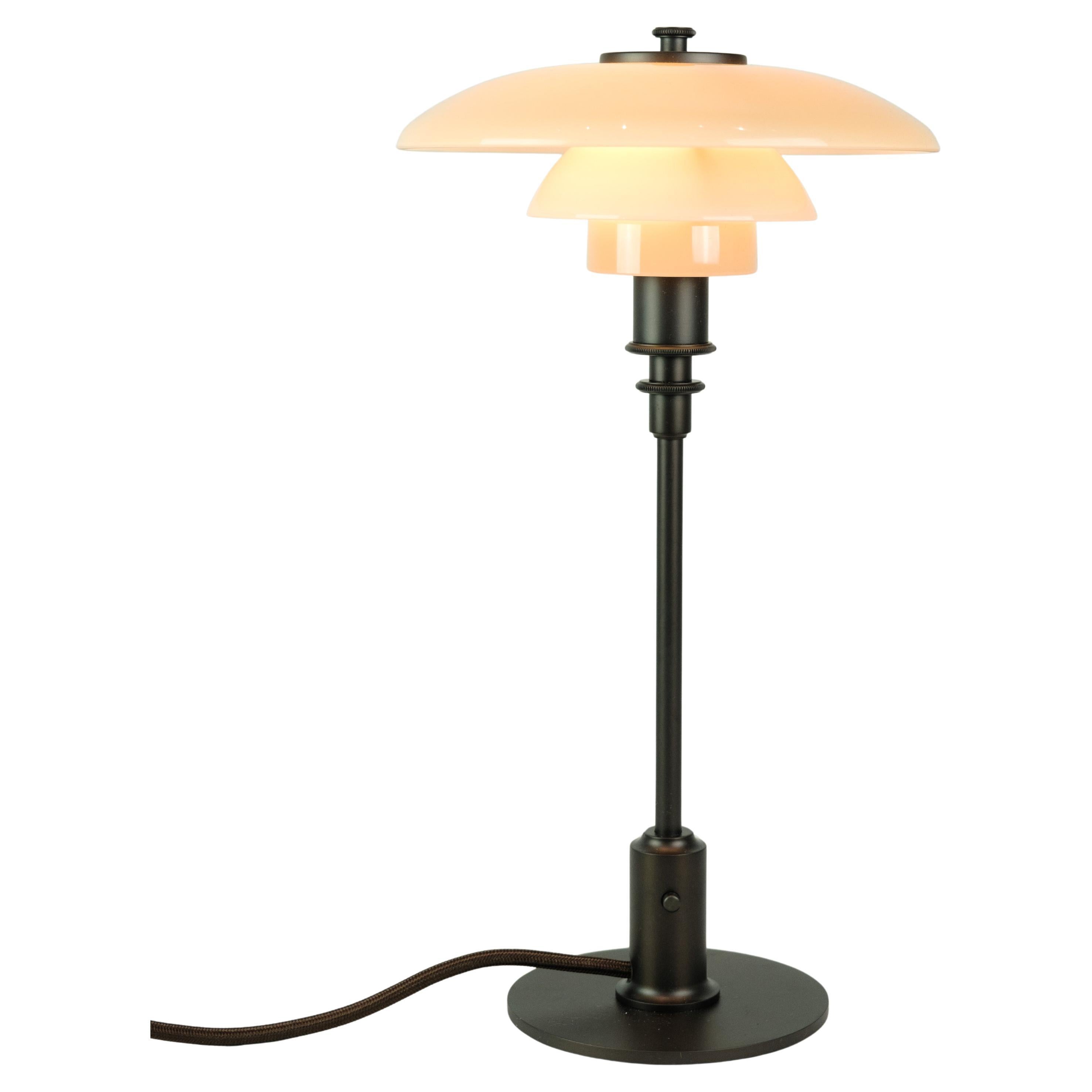 Lampe de bureau PH 2/1 édition limitée en terre cuite poussiéreuse fabriquée dans un cadre bruni