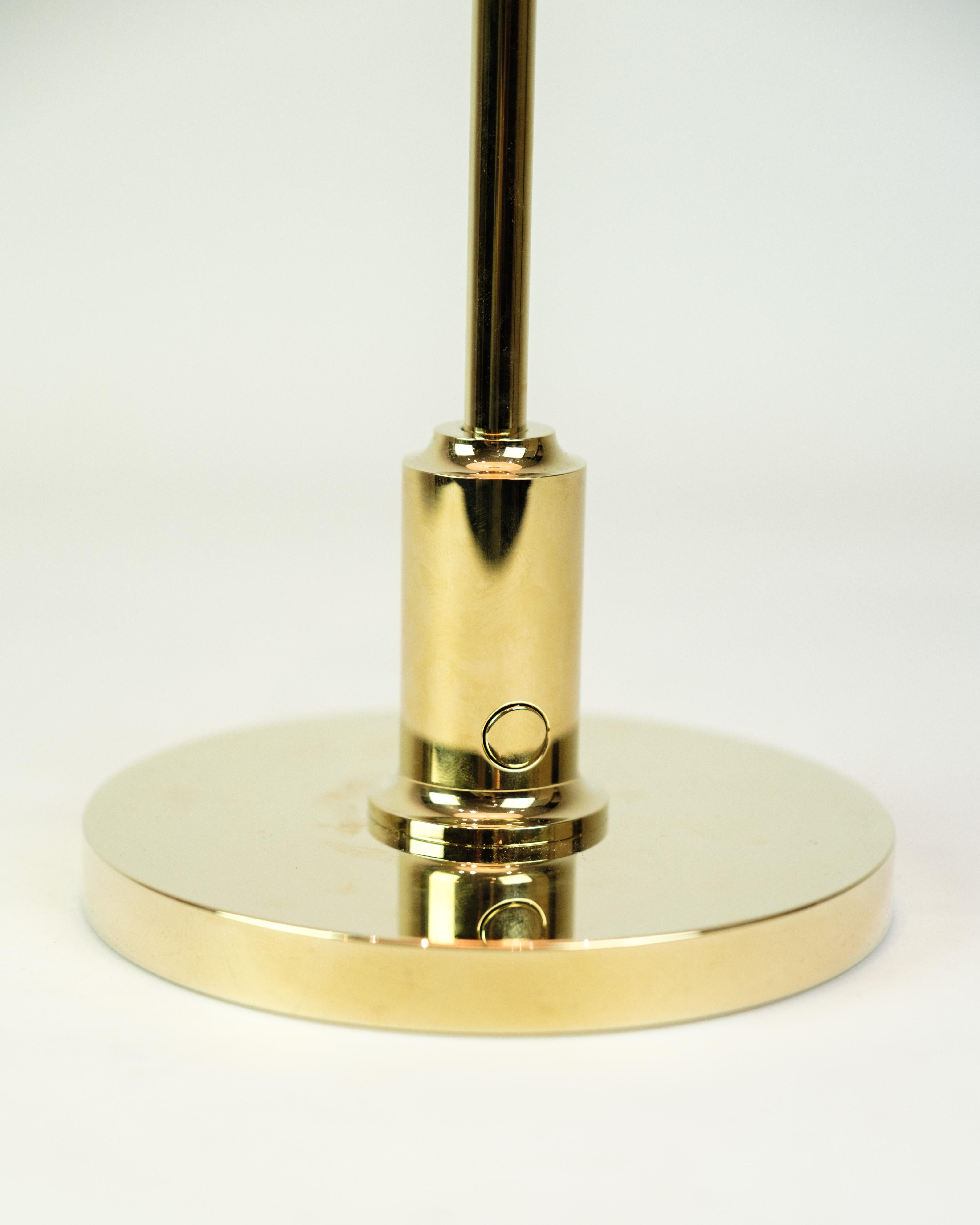 Lámpara de mesa PH 2/1 con cristal opalino y marco de latón By Poul Henningsen en venta 1