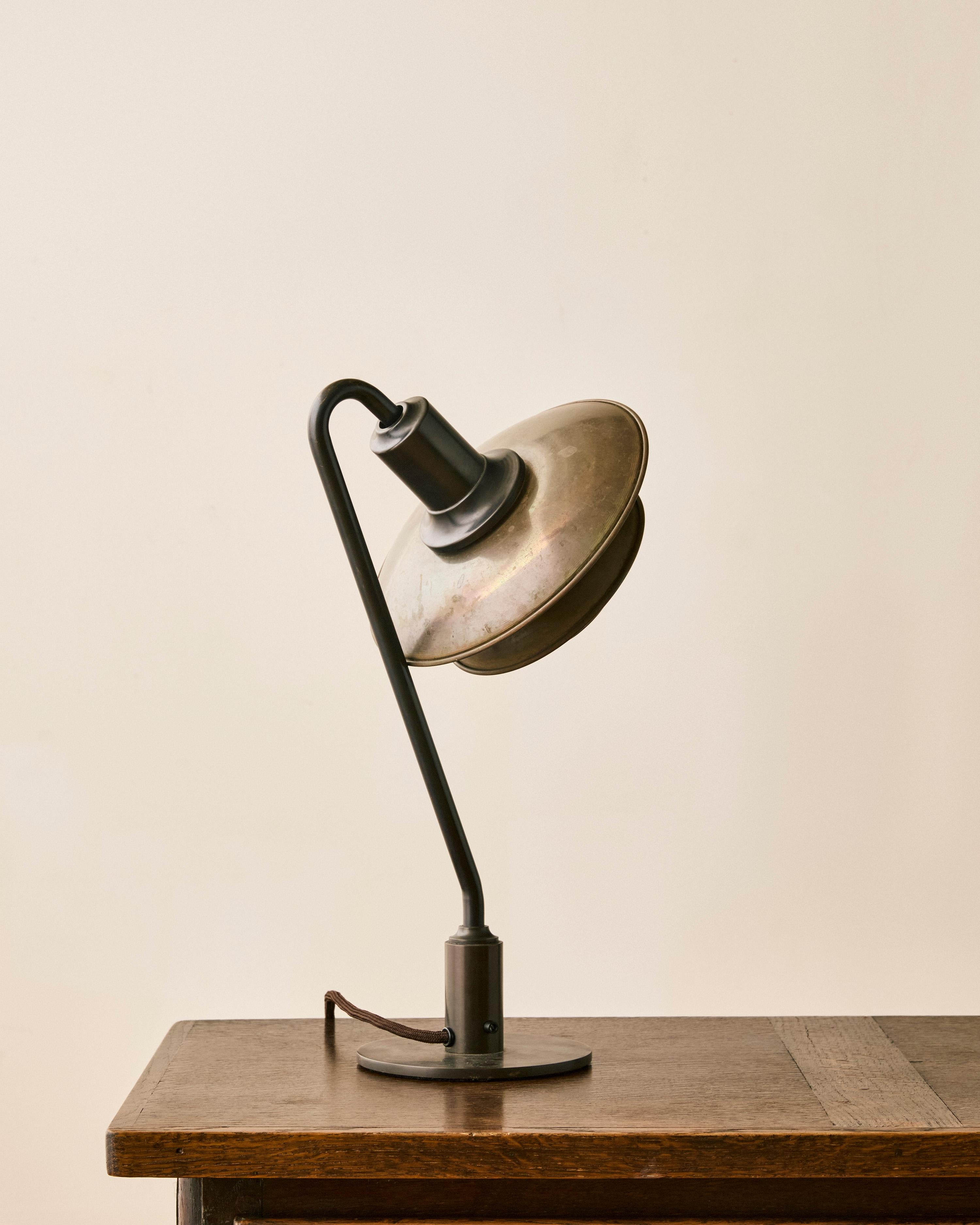 PH 2/2 Copper Snowdrop Table Lamp by Poul Henningsen im Zustand „Gut“ im Angebot in Long Island City, NY