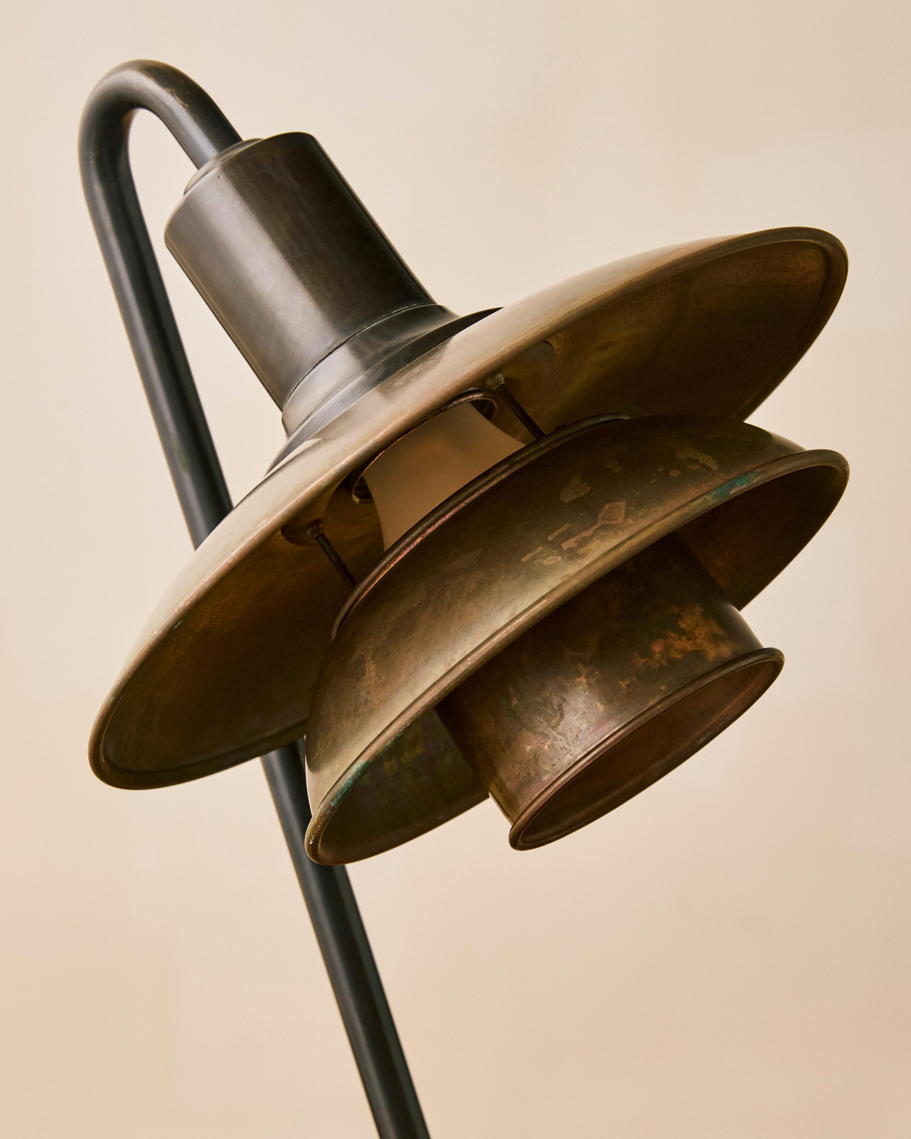 PH 2/2 Copper Snowdrop Table Lamp by Poul Henningsen im Angebot 1