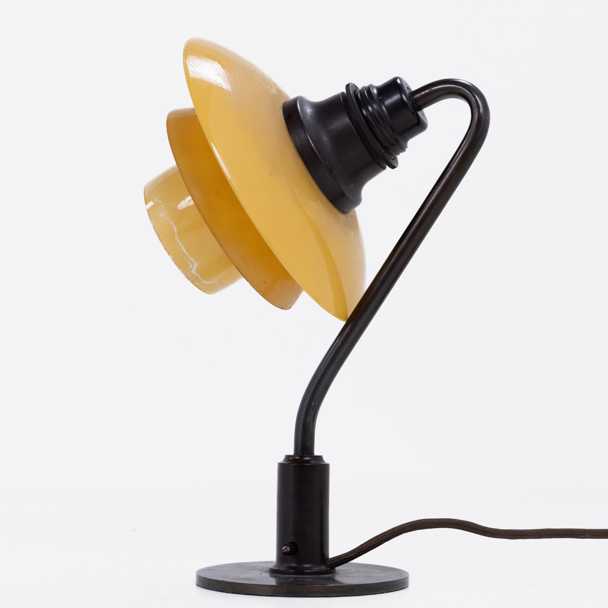 Mid-Century Modern PH 2/2 - ‘Snowdrop' table lamp by Poul Henningsen For Sale