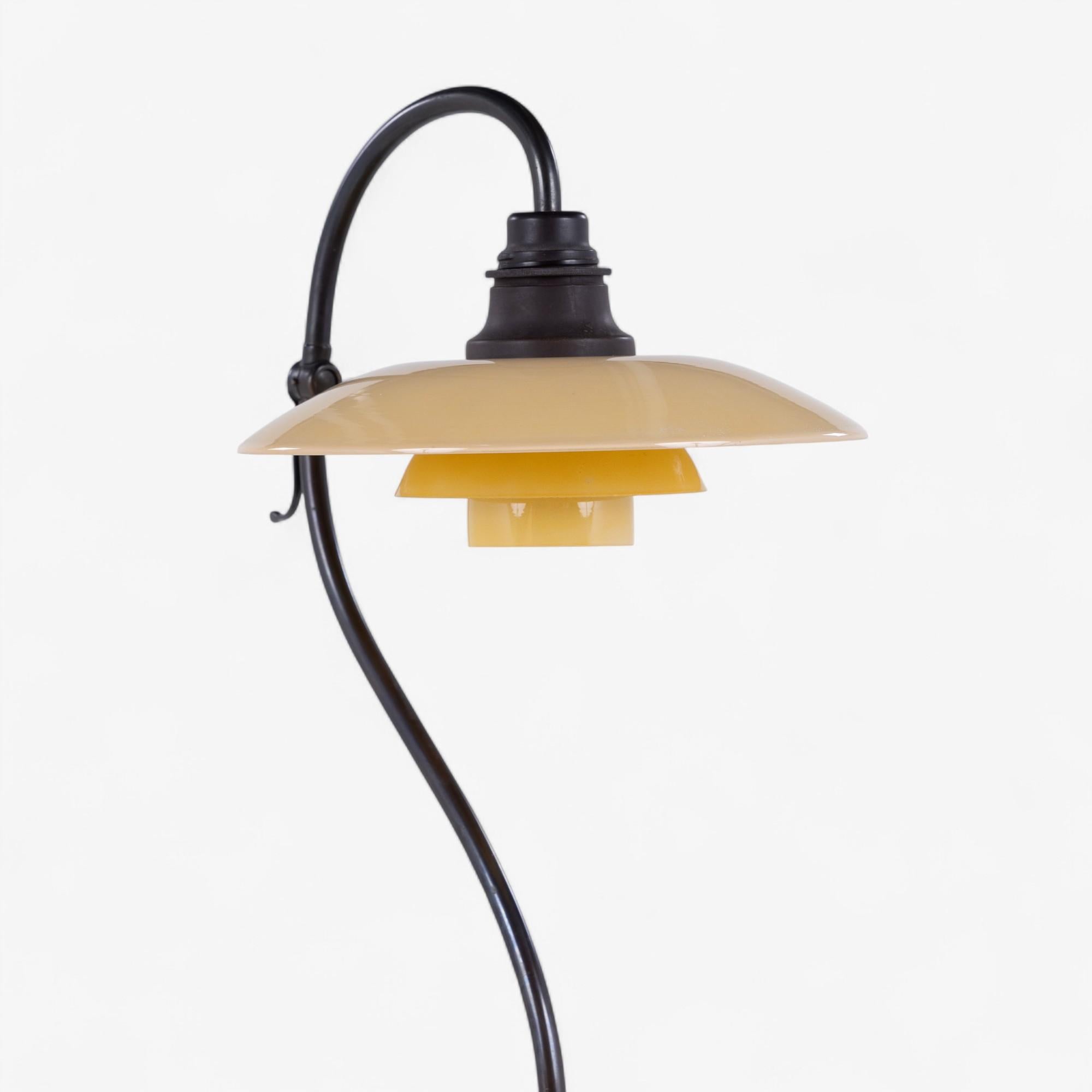 Mid-Century moderno PH 3/2 - Lampada da terra 'Punto interrogativo' di Poul Henningsen in vendita