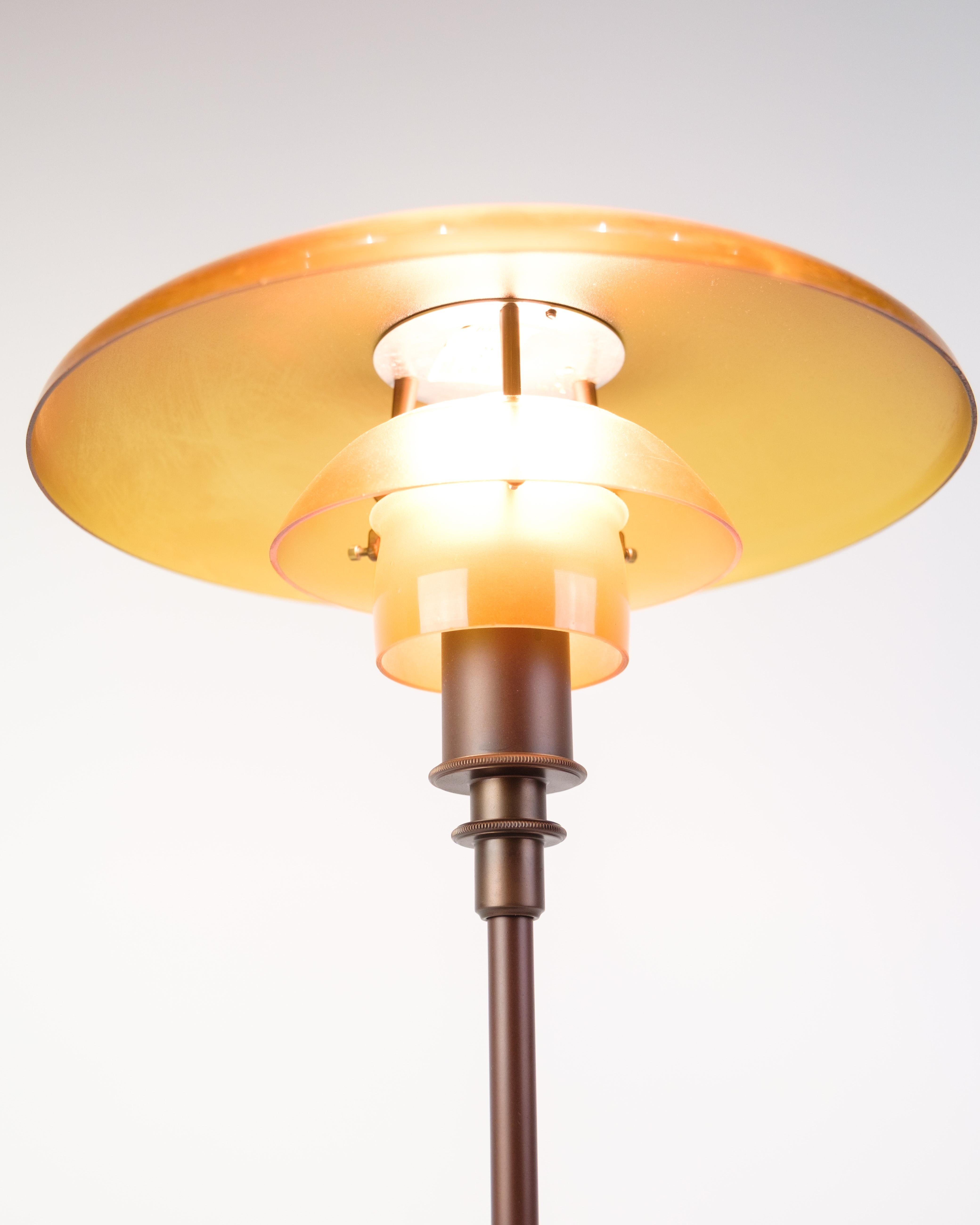 Lampe à poser PH 3 2 avec abat-jour ambre Par Poul Henningsen pour Louis Poulsen Bon état - En vente à Lejre, DK