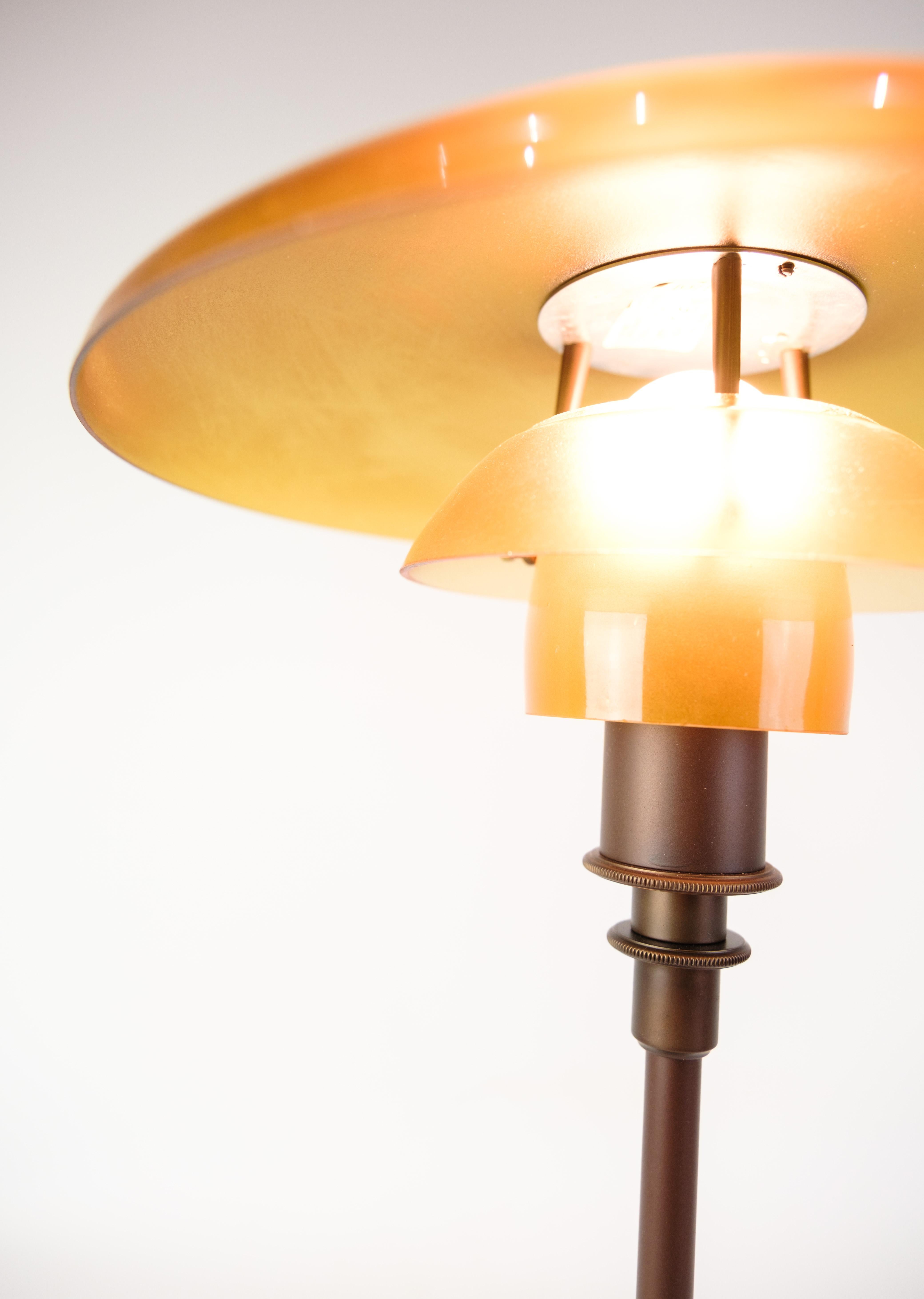 Milieu du XXe siècle Lampe à poser PH 3 2 avec abat-jour ambre Par Poul Henningsen pour Louis Poulsen en vente