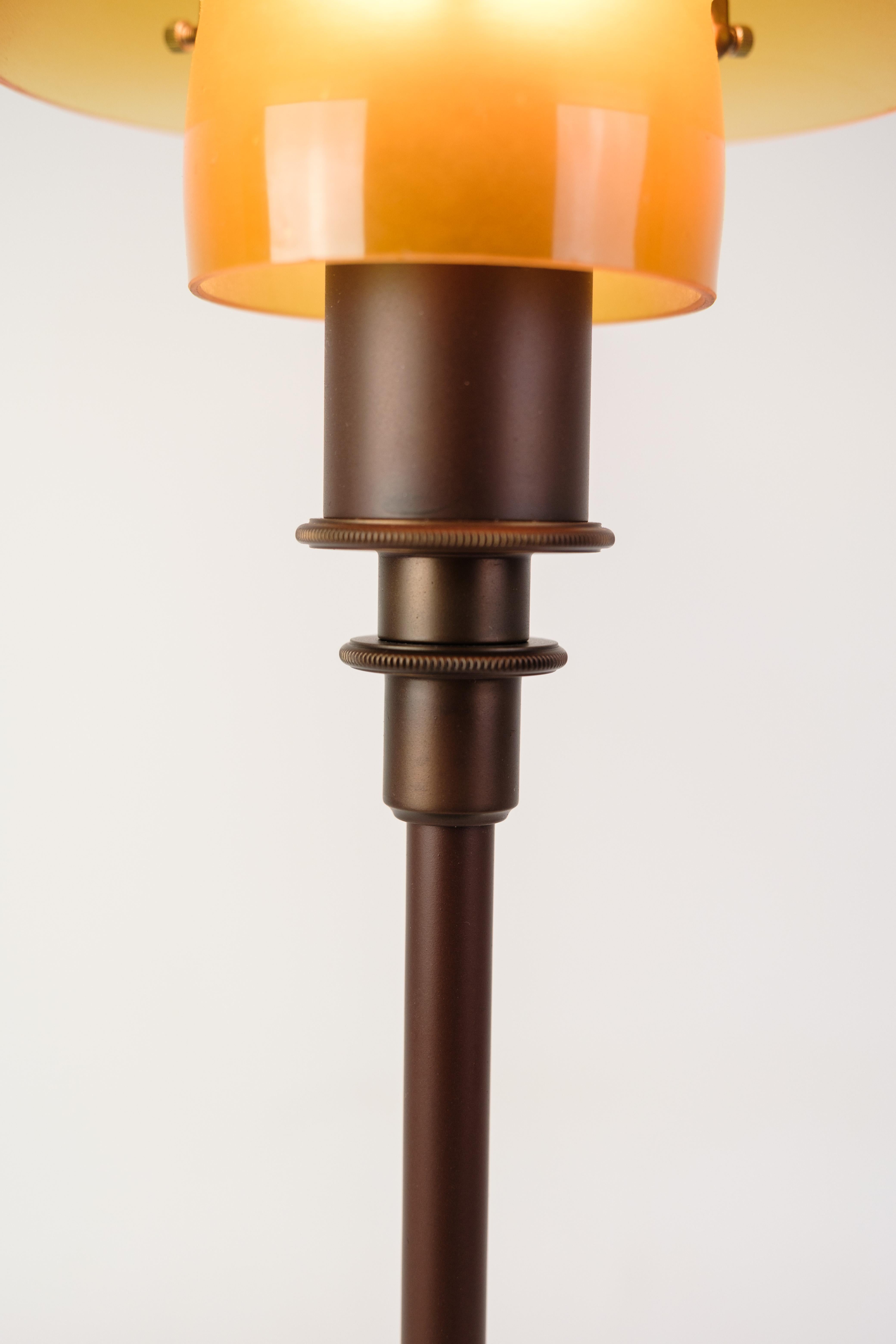 Laiton Lampe à poser PH 3 2 avec abat-jour ambre Par Poul Henningsen pour Louis Poulsen en vente