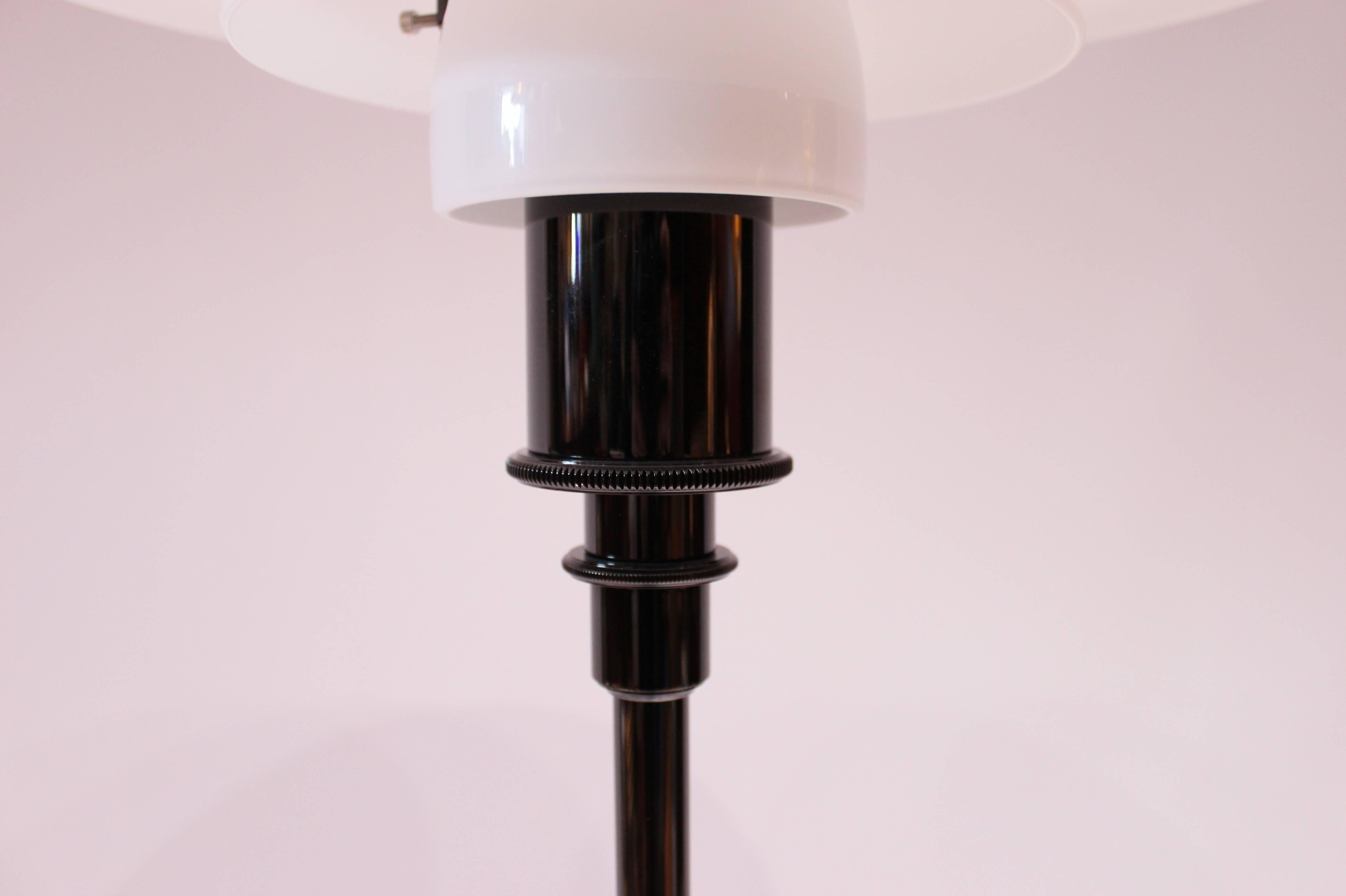 Ph 3½-2½ Floor Lamp with Frame of Black Metallic Steel by Pou Henningsen In Good Condition For Sale In Lejre, DK