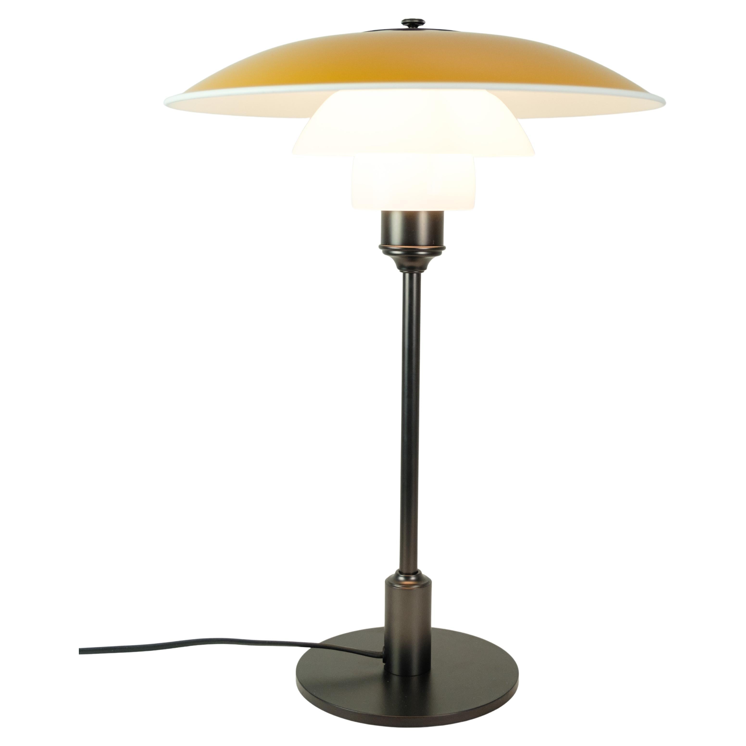 Lampe de table PH 3½-2½ avec abat-jour en métal dans un cadre en laiton peint jaune et brun en vente