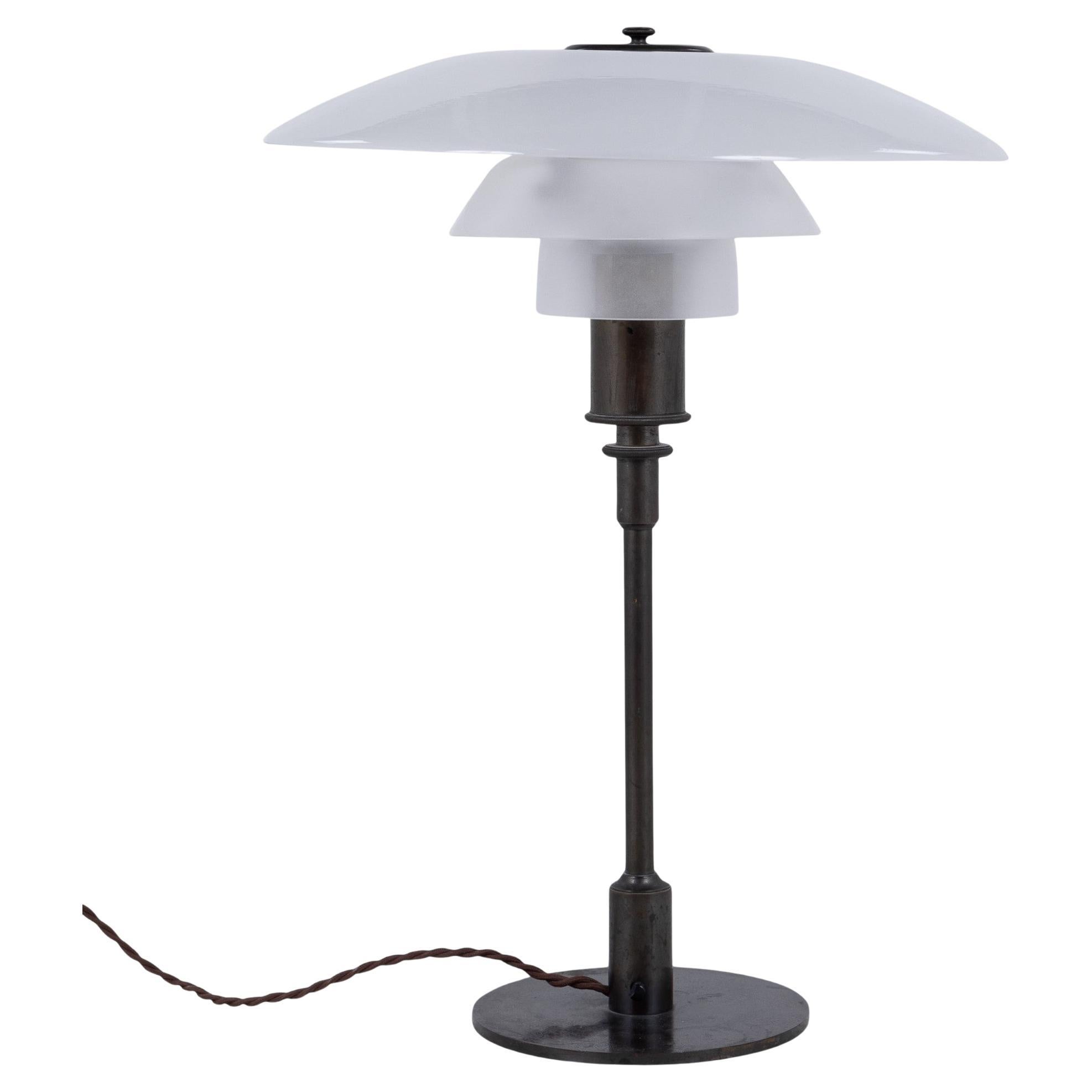 PH 4/3 - Table lamp in matt glass by Poul Henningsen For Sale