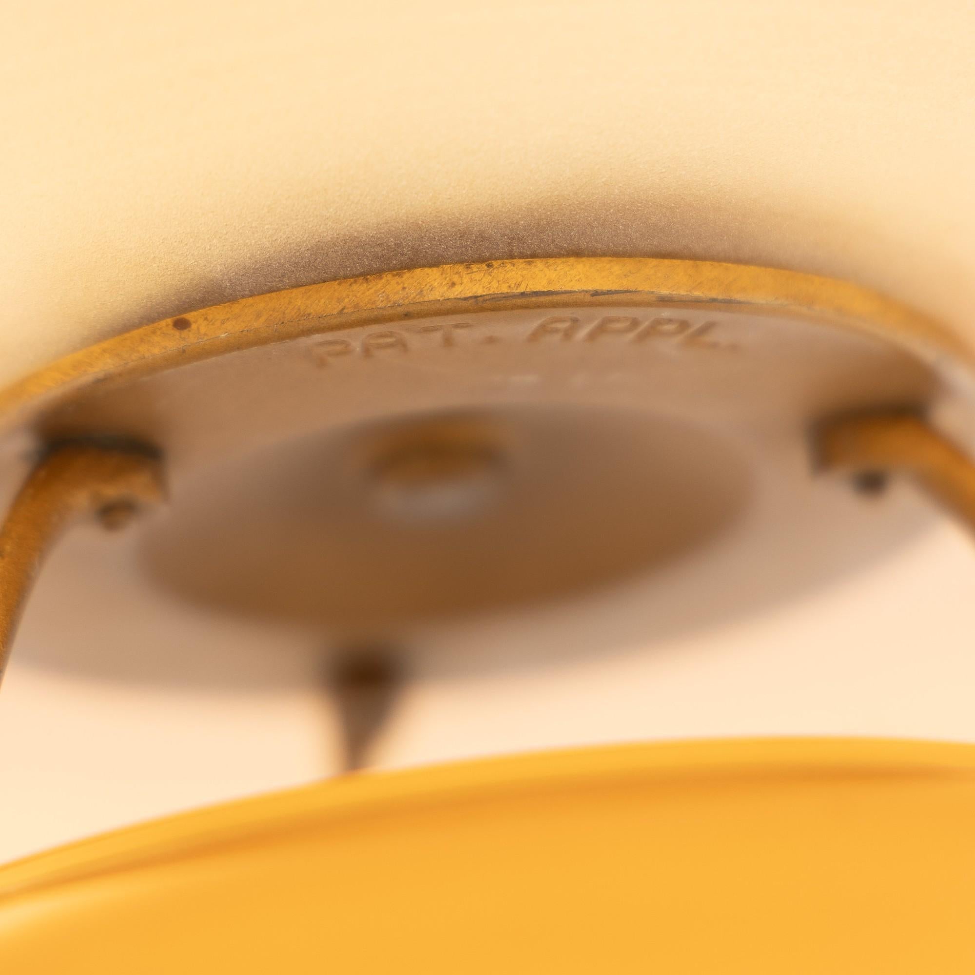 PH 4/3 - Table lamp with amber colored shades by Poul Henningsen In Good Condition For Sale In Copenhagen, DK