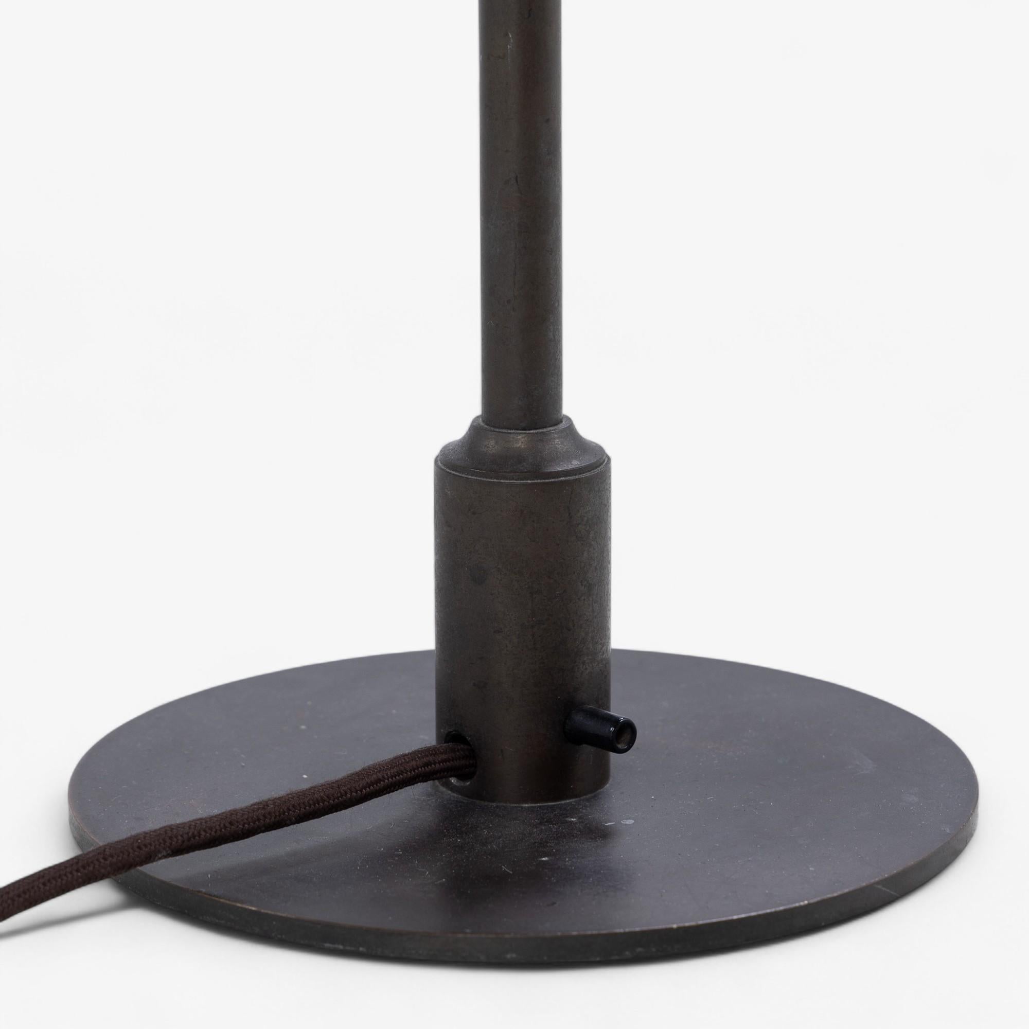 Mid-Century Modern PH 4, 5/3 - Table lamp in yellow zinc by Poul Henningsen For Sale