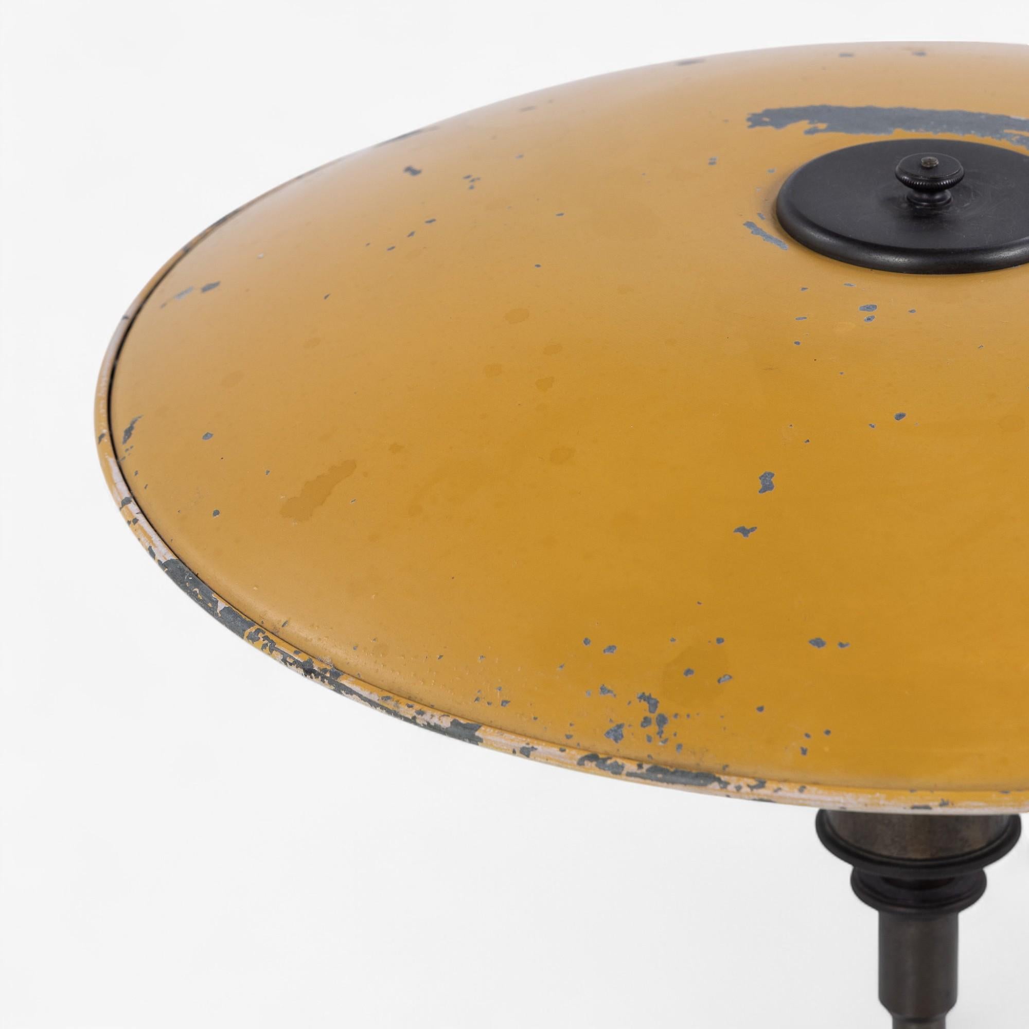 Danish PH 4, 5/3 - Table lamp in yellow zinc by Poul Henningsen For Sale