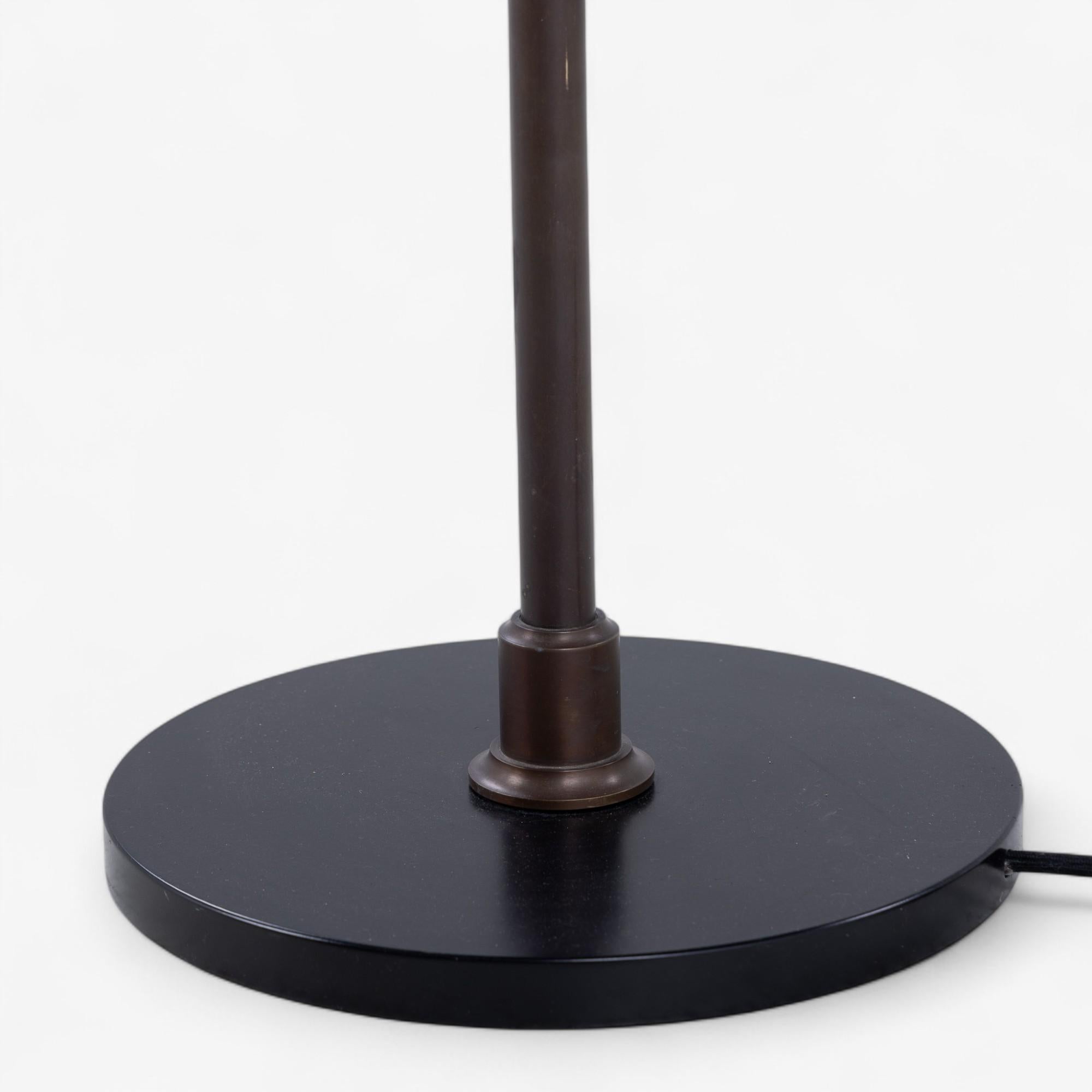 PH 5/3 - Lampada da terra con paralume in rame verde di Poul Henningsen in vendita 1
