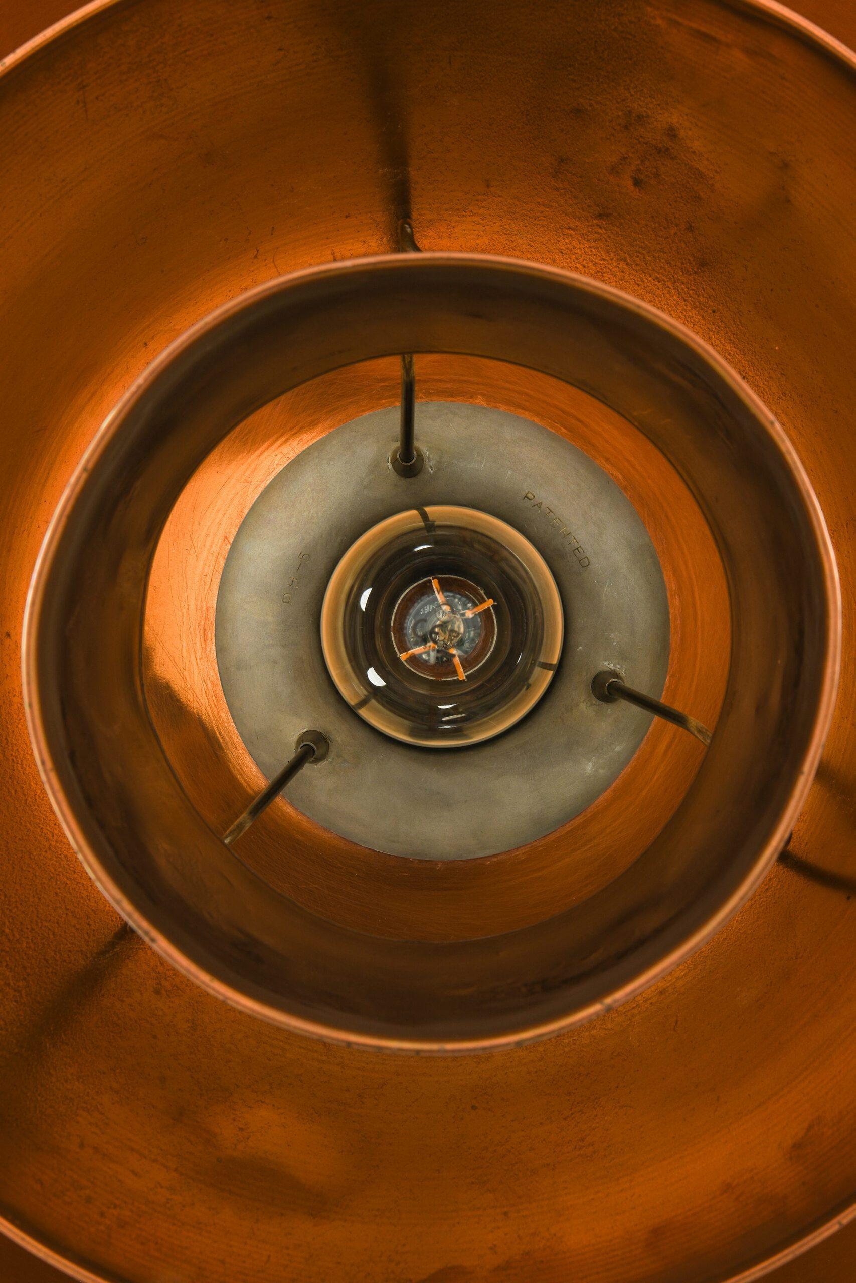 PH-5/5 Ceiling lamp in Copper and Nickel by Poul Henningsen, 1940s

Additional Information:
Material: Copper and nickel
Style: Mid century, Scandinavian
PH-5/5 Ceiling Lamp
Produced by Louis Poulsen in Denmark
Dimensions: 
(W x D x H): 50 x 50 x 35