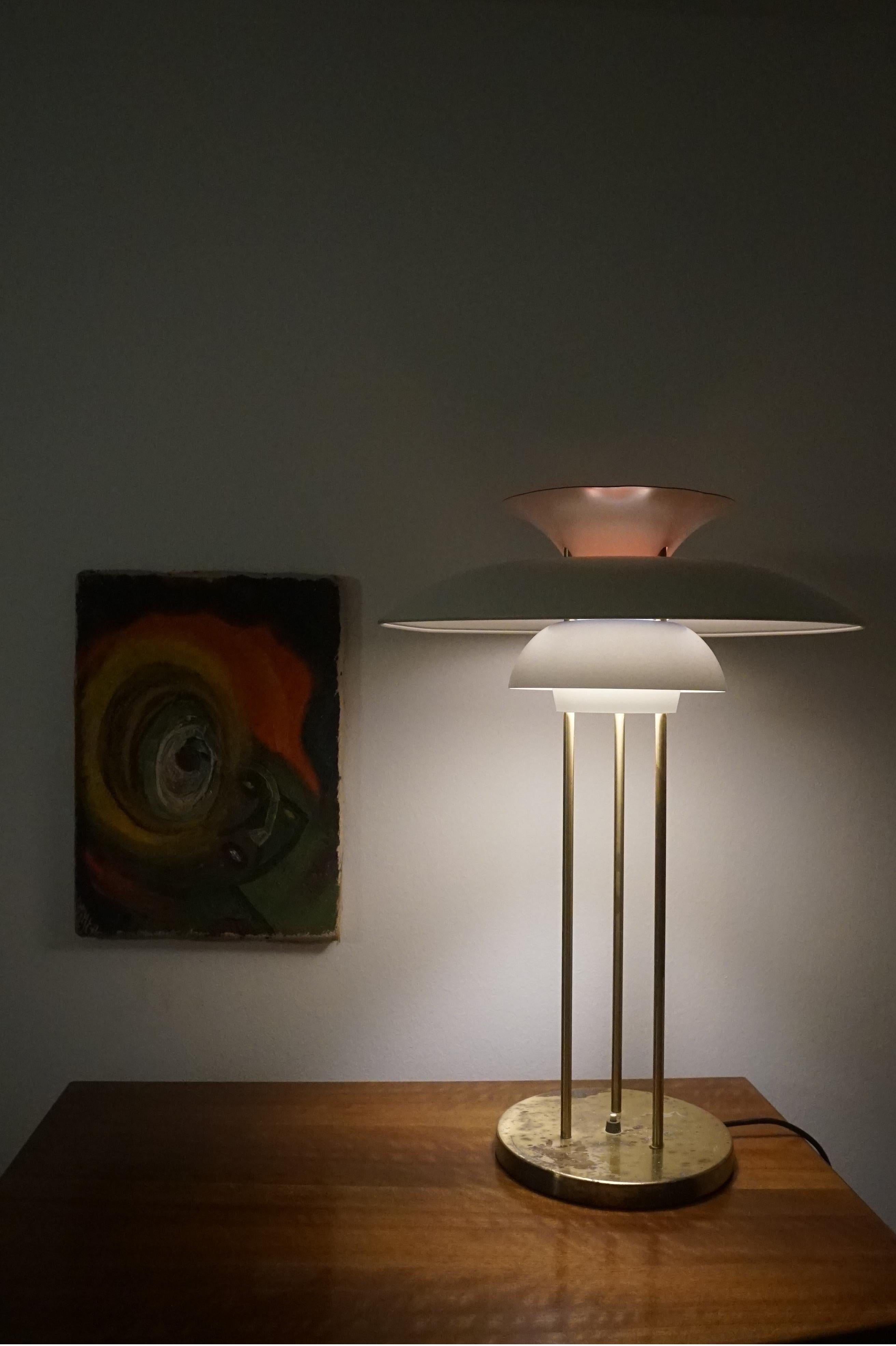 Ph 5 Table Lamp in Brass In Good Condition In Valby, 84
