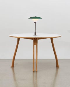 PH Axe Table, natural oak legs, laminated plate, green PH 3 ½ - 2 ½ lamp