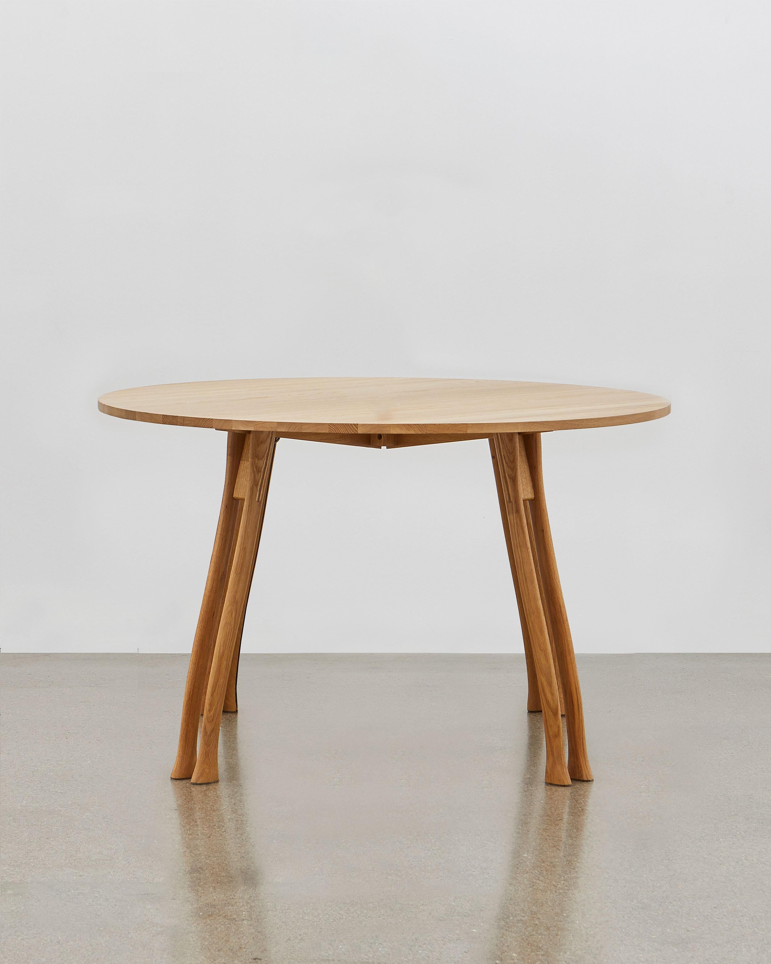 Bauhaus Table de chevalet PH, pieds en chêne naturel, plaque de table en placage avec bord en placage en vente
