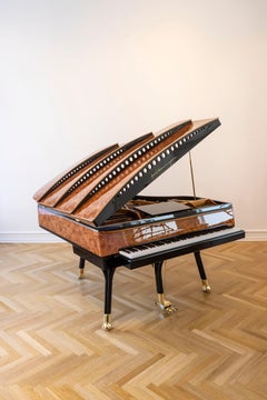 Grand Piano à nœud papillon PH en ronce d'érable rouge américaine et laiton, moderne, sculptural