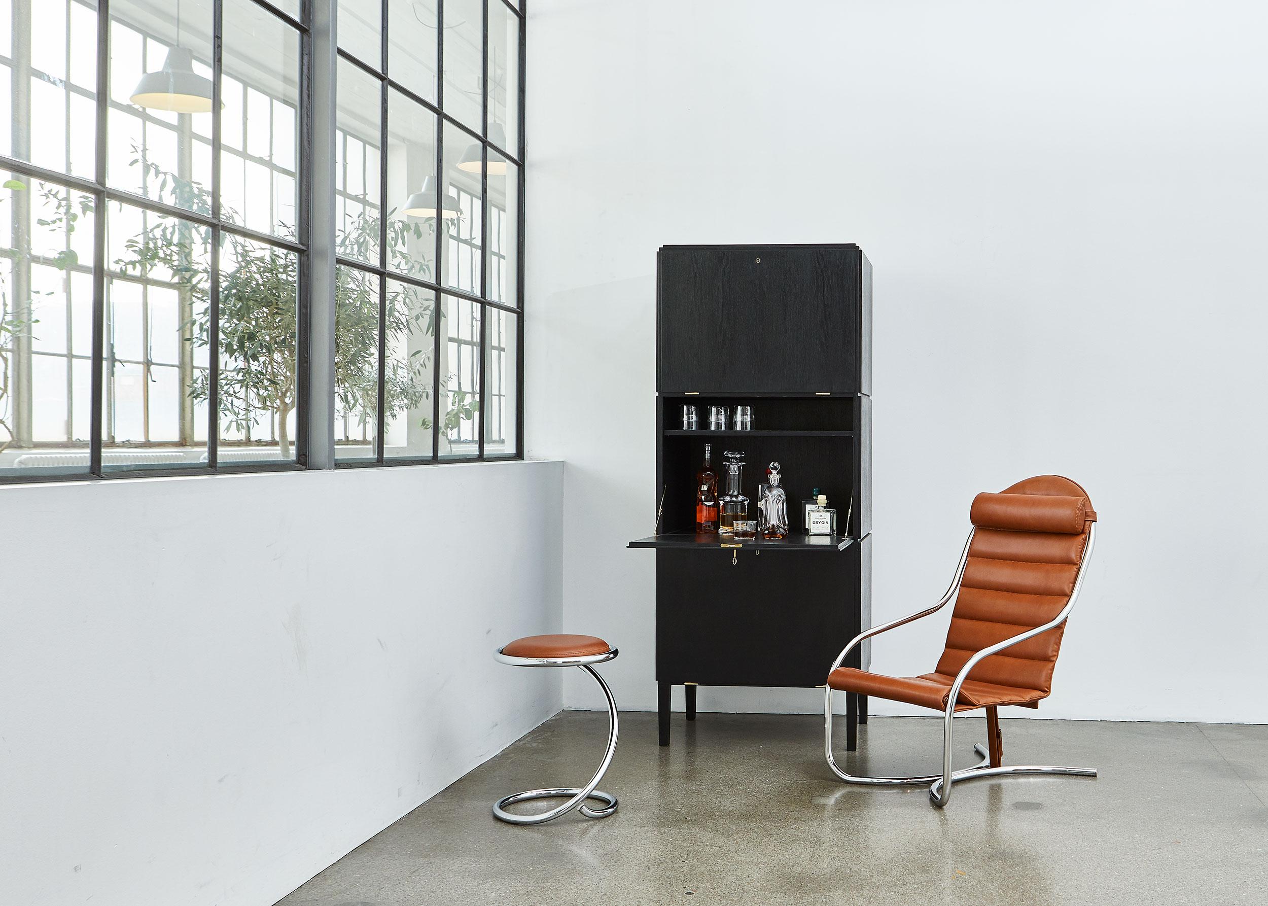 XXIe siècle et contemporain Armoire PH, placage de chêne noir en vente