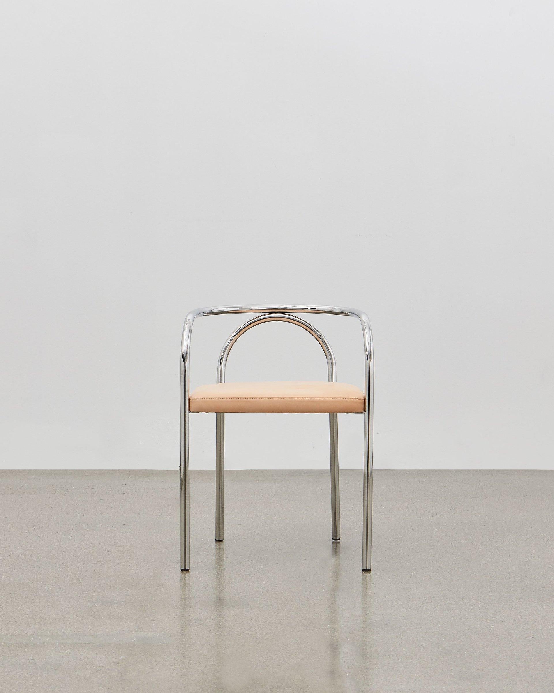 In creating the PH chair, Poul Henningsen sought to reinvent a number of Classic furniture designs that had traditionally been constructed of wood, such as the frequently encountered ‘bistro’ chair. Poul Henningsen saw an opportunity to create a