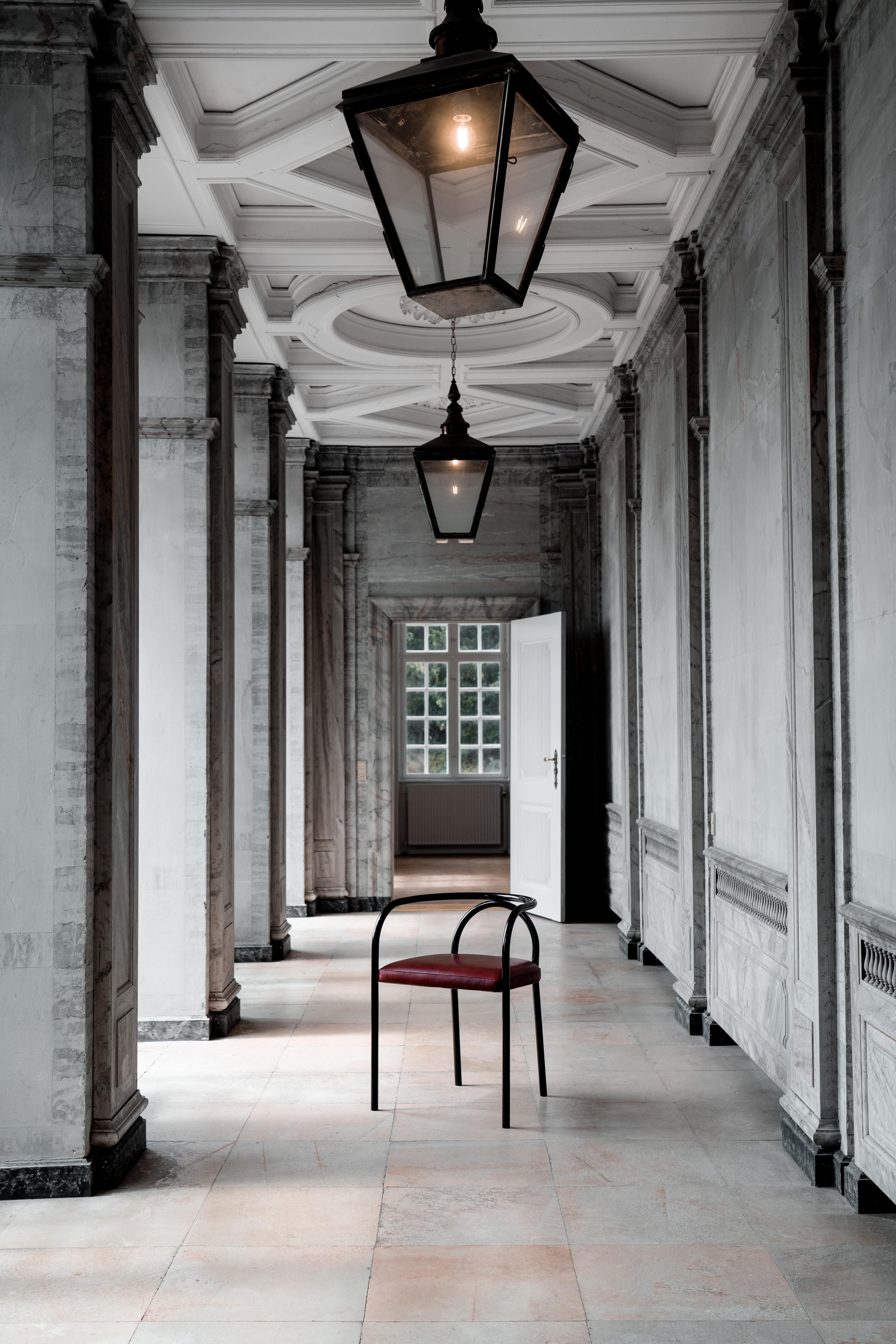 PH Chair - Gestell aus Stahlrohr in dunklem Kupferglanz Sitzfläche aus Leder in indischem Farbton im Zustand „Neu“ im Angebot in Copenhagen, DK