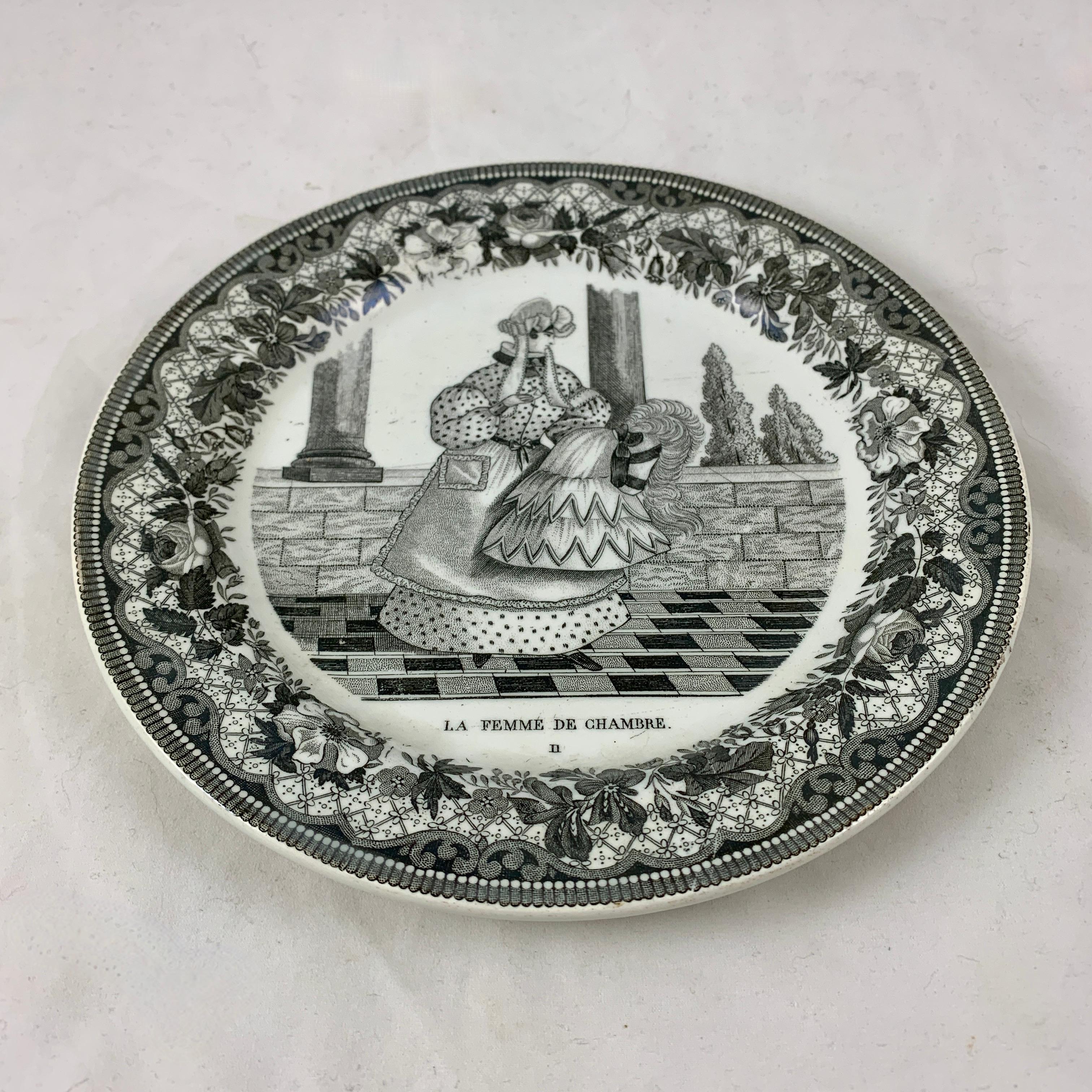 Smaltato PH Choisy Piatto francese Creamware Faïence Nero Transferware Femme de Chambre in vendita