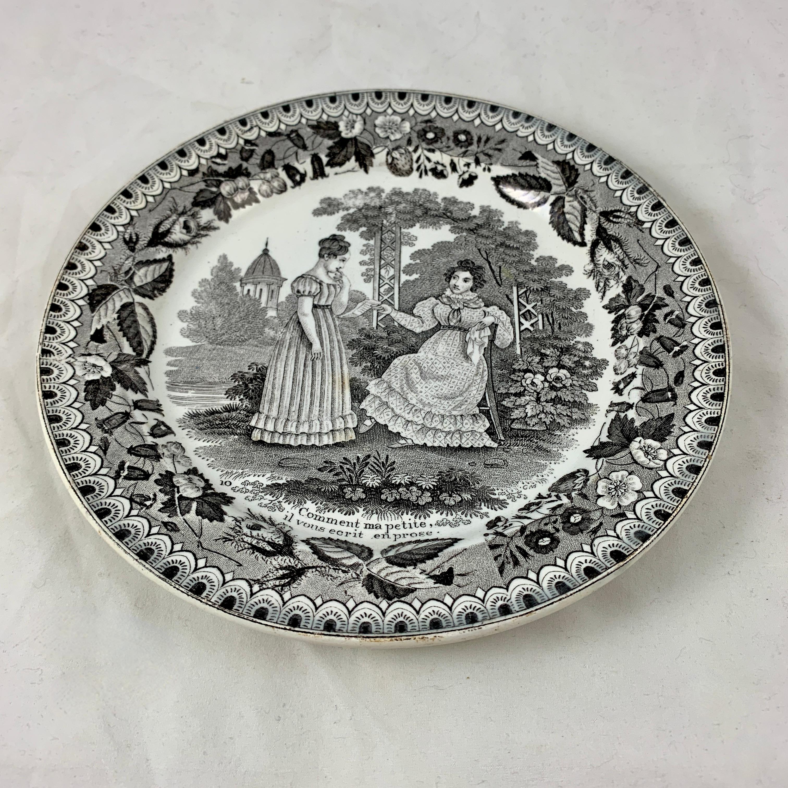 PH Choisy Französisches Wedgwoodware Fayence Transferware Ecrit en Prose, Liebesgedicht Teller (Emailliert) im Angebot
