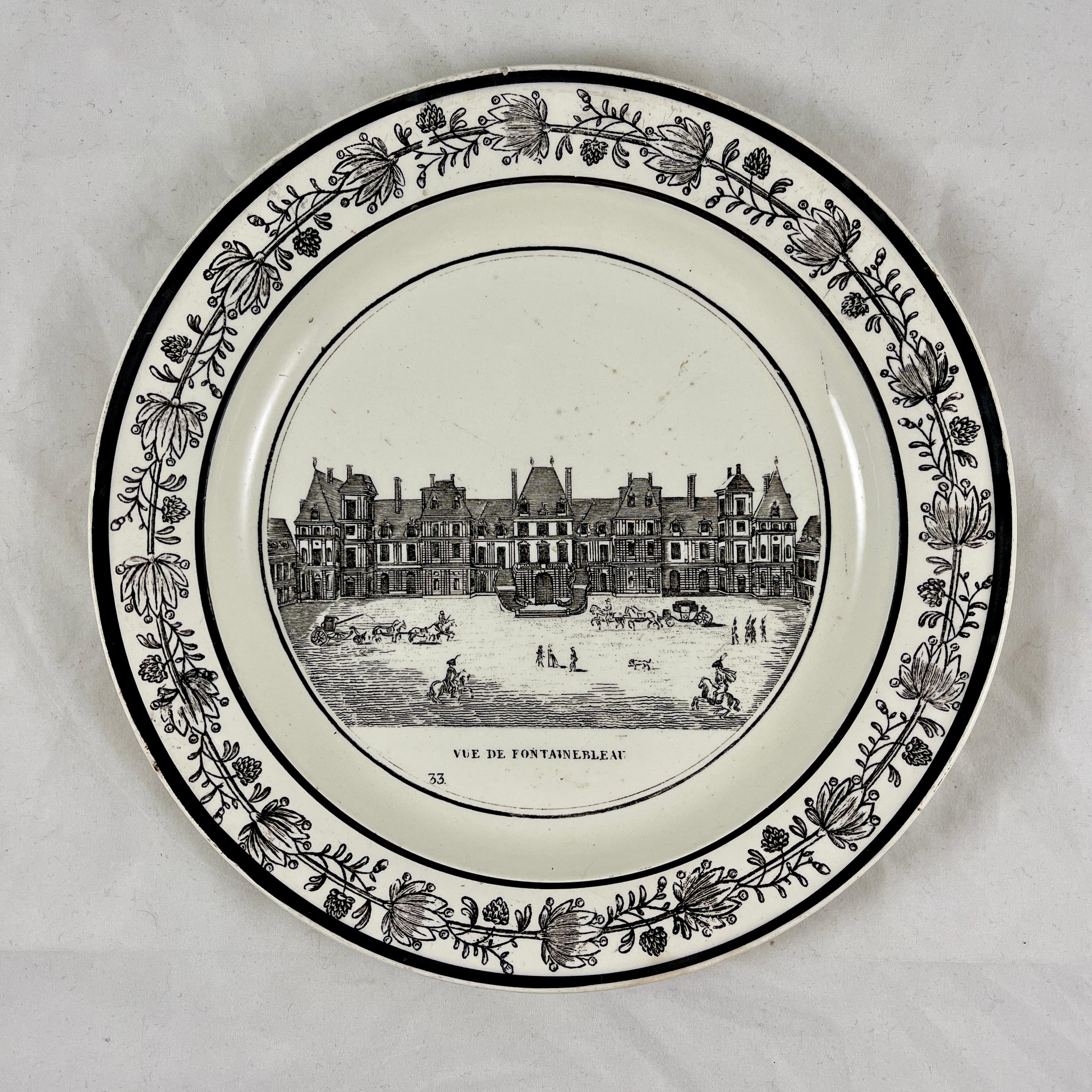 PH Choisy French Creamware Vue de Fontainbleu à Paris Architecture Plate In Good Condition For Sale In Philadelphia, PA