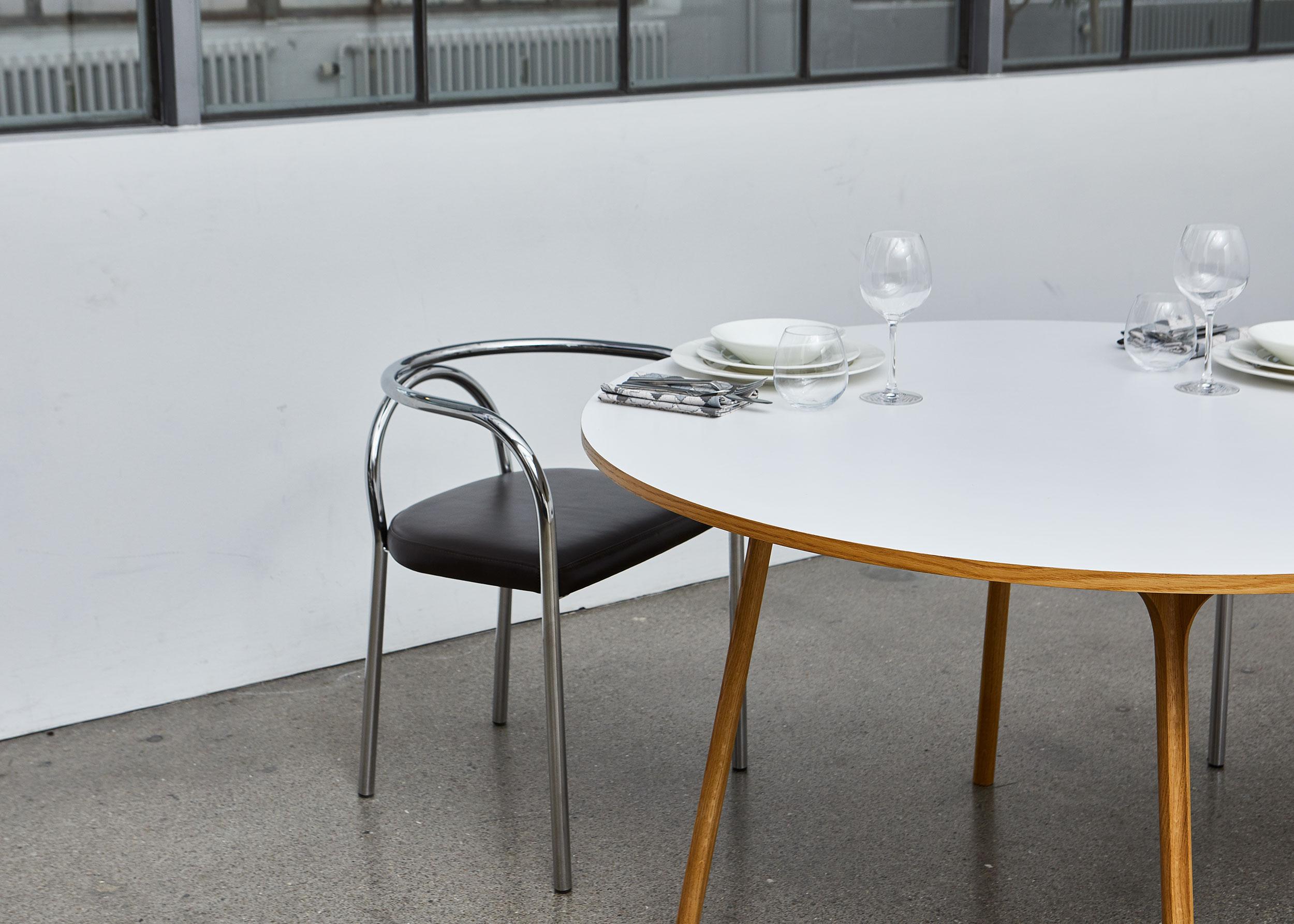 PH Kreistisch, Beistelltisch, Eiche natur, Laminierte Platte (21. Jahrhundert und zeitgenössisch) im Angebot