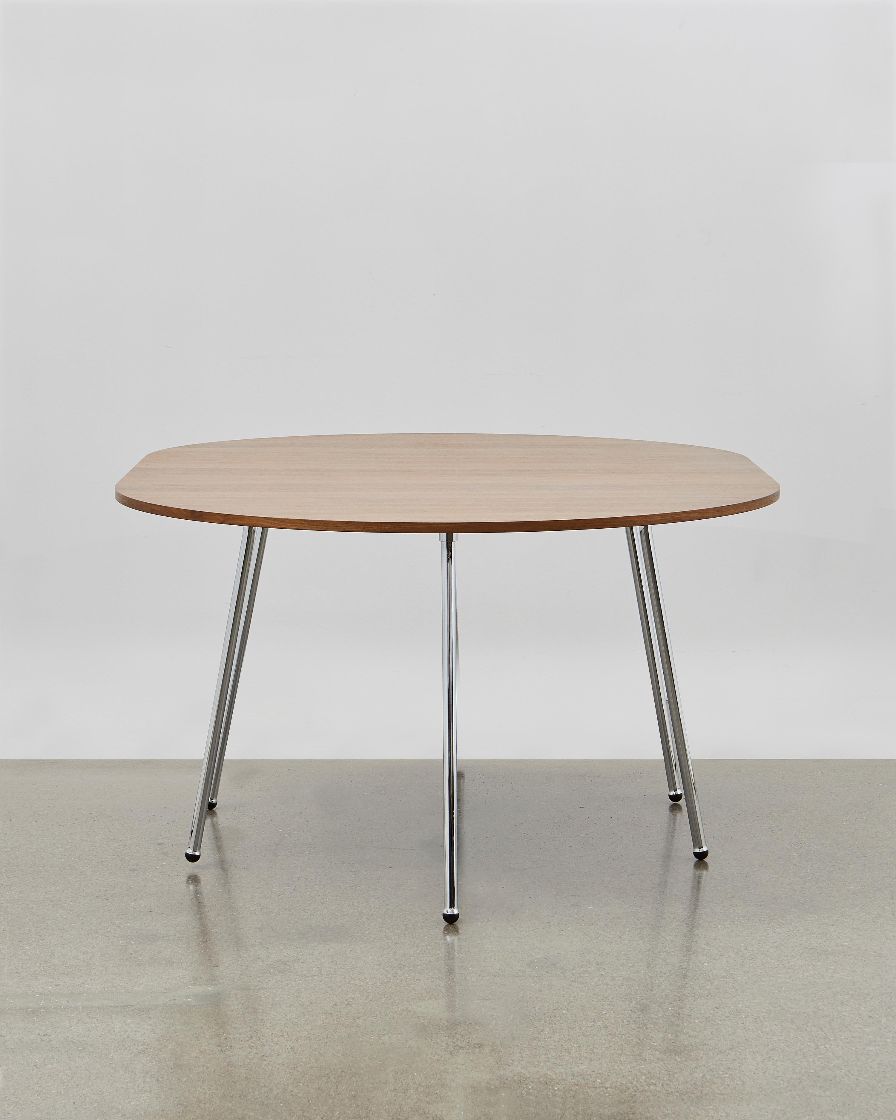 Bauhaus Table de salle à manger PH, chrome, plaque de table en placage de chêne naturel et bord en vente