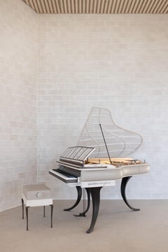 PH Grand Piano PH170 Curated, pelle minerale, quercia bianca e ottone bruciato